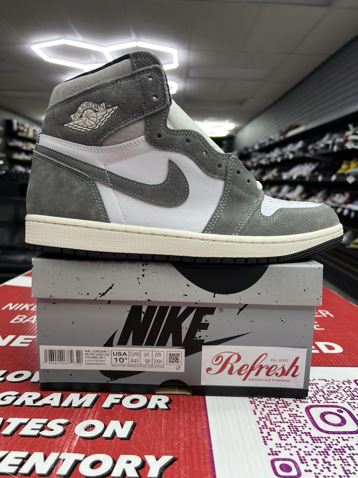 Jordan Brand Air Jordan 1 Washed Black Size 10.5 Size US 10.5 / EU 43-44 - 1 Thumbnail