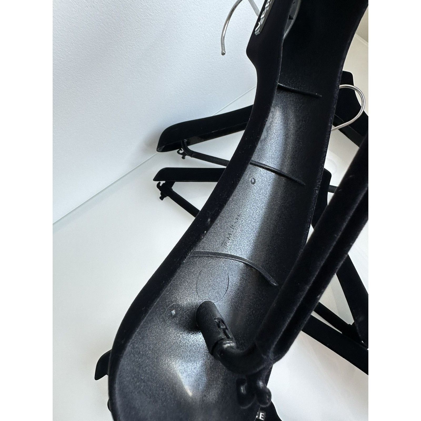 Versace Versace premium made in italy metal velour black hangers Size ONE SIZE - 6 Thumbnail
