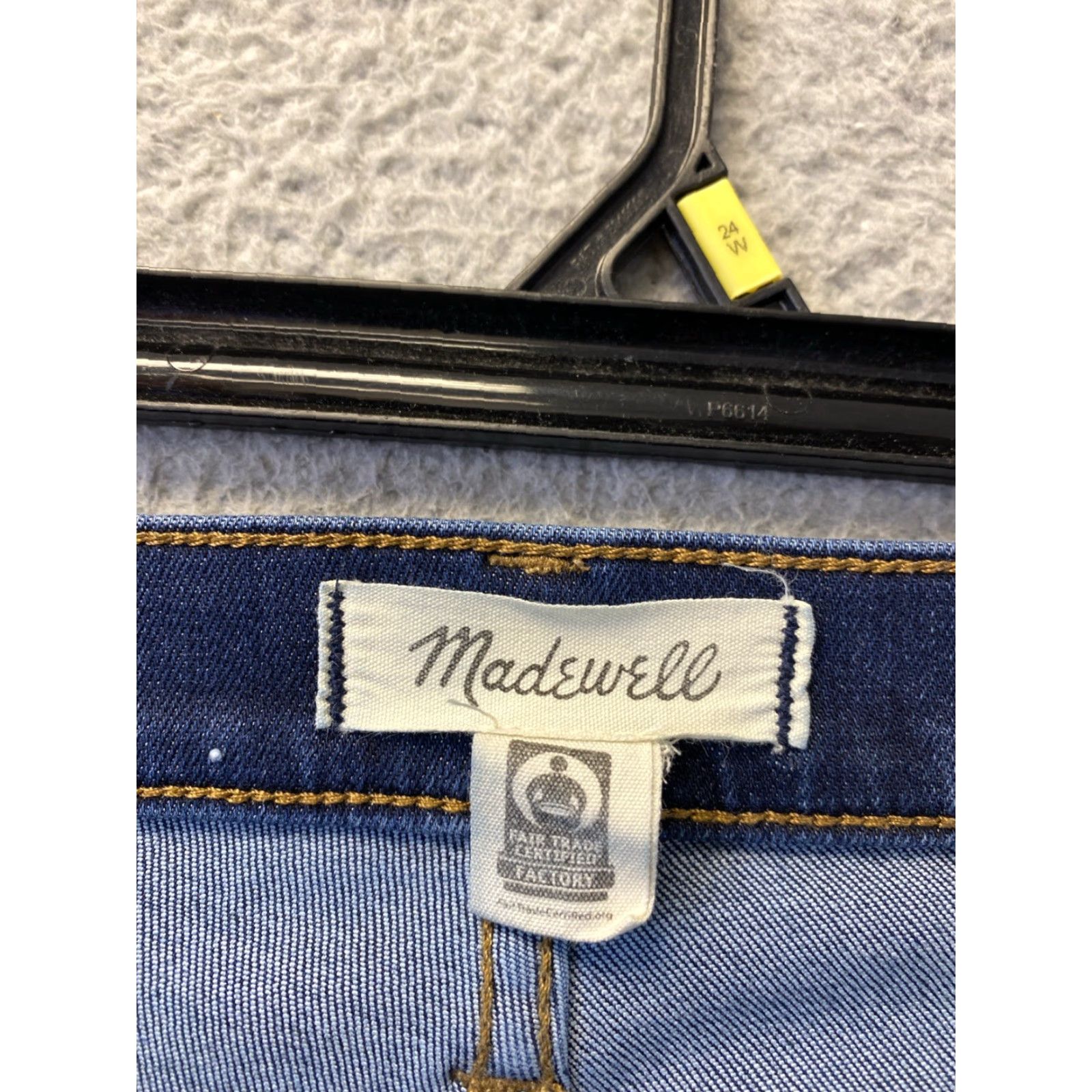 Madewell Madewell Jeans Womens 28x26 Blue Denim Semi Bootcut Leg Raw Hem /159-36 Size 28" / US 6 / IT 42 - 5 Thumbnail