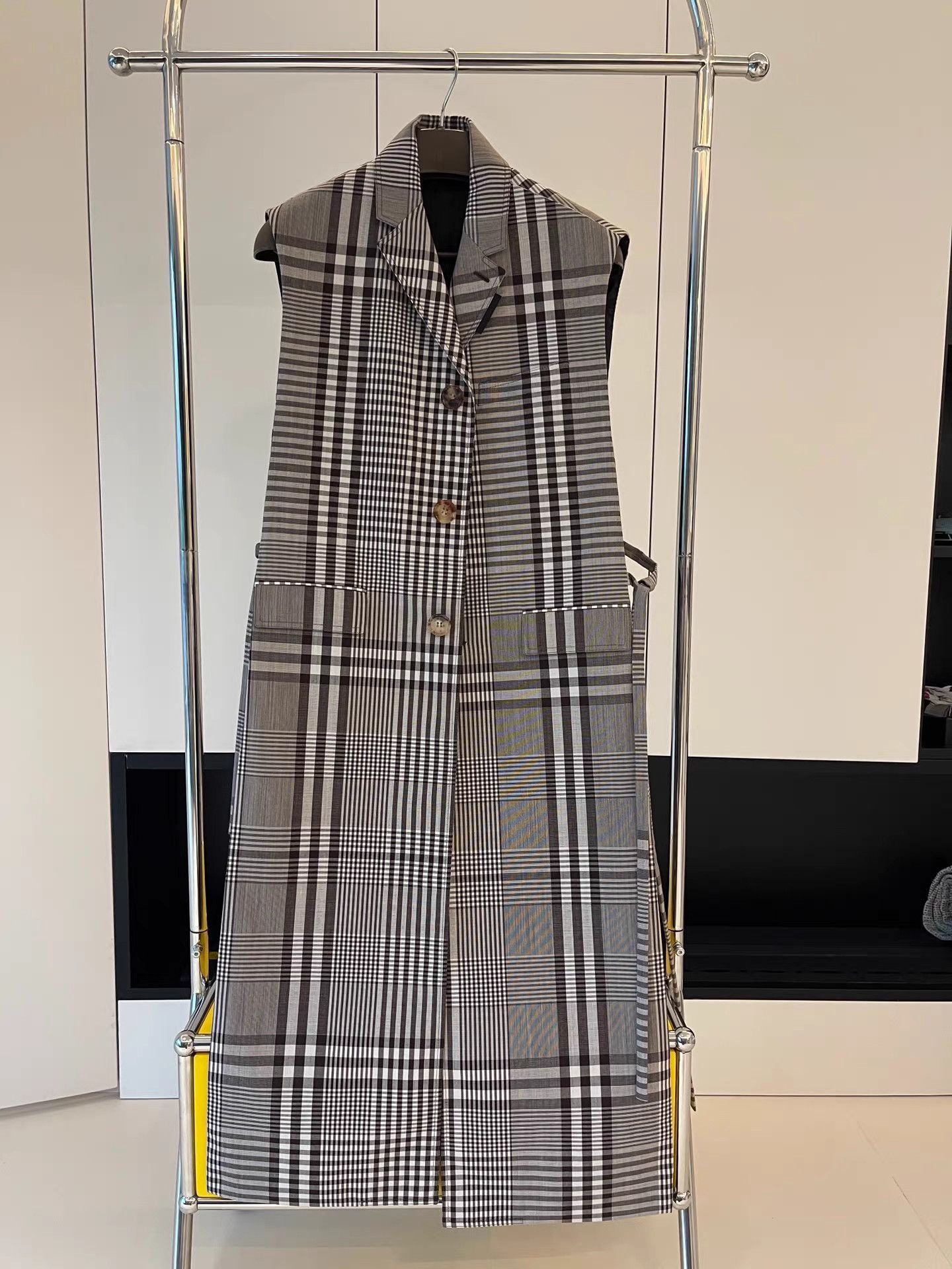 Burberry Burberry Wool Sleeveless Coat K27 Size XL / US 12-14 / IT 48-50 - 1 Thumbnail