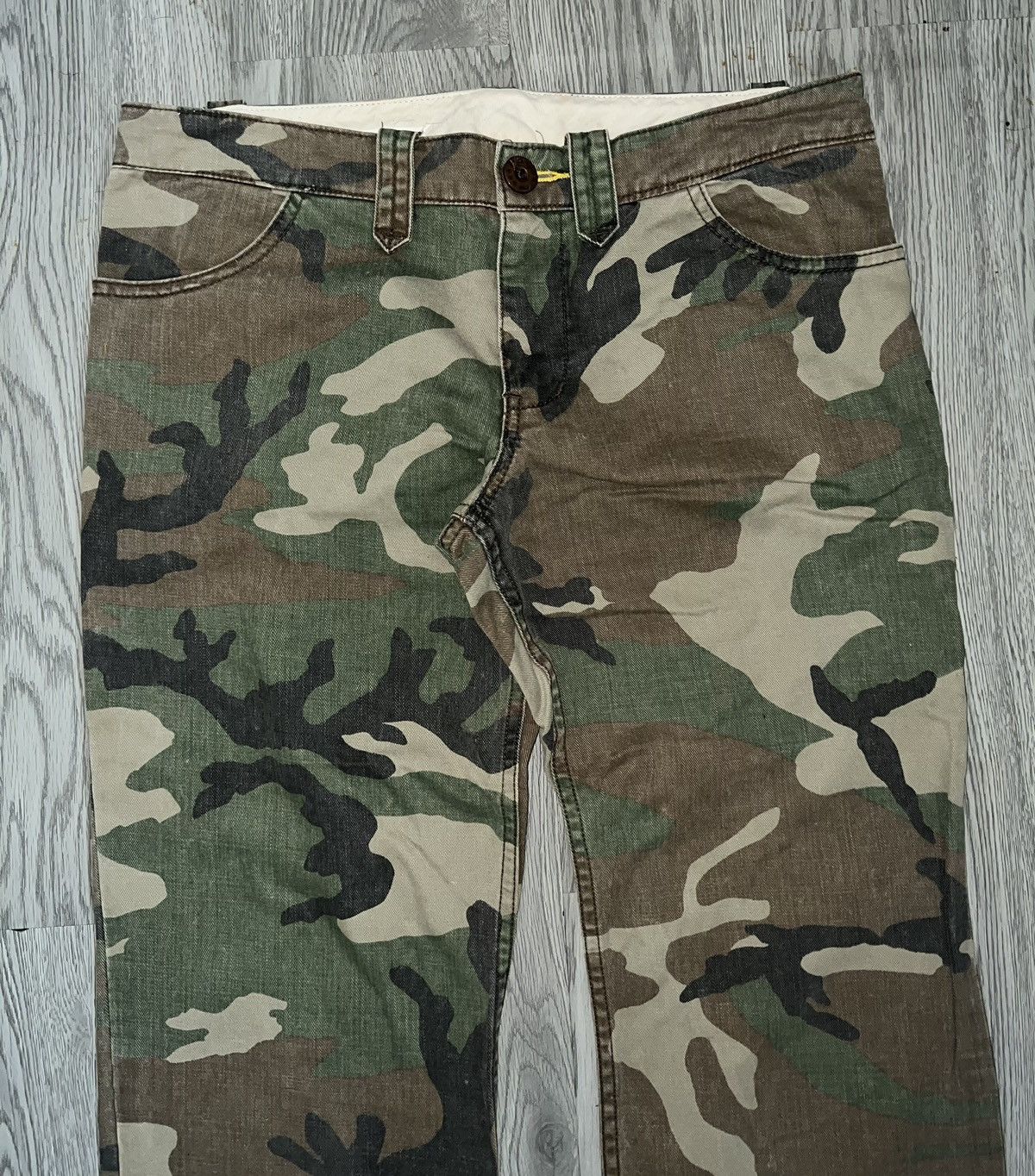 Japanese Brand Vintage Y2K Camo low rise slim pants 🧚🏻🧑🏻‍🎤 Size 28" / US 6 / IT 42 - 4 Thumbnail