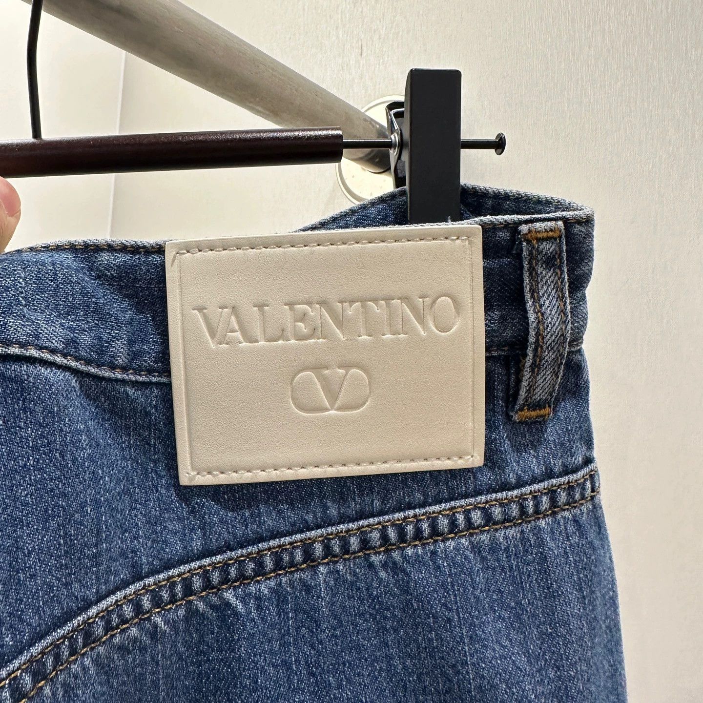 Valentino Valentino may557 White Logo Leather Patch Jeans 27 Cotton Size US 27 - 6 Thumbnail