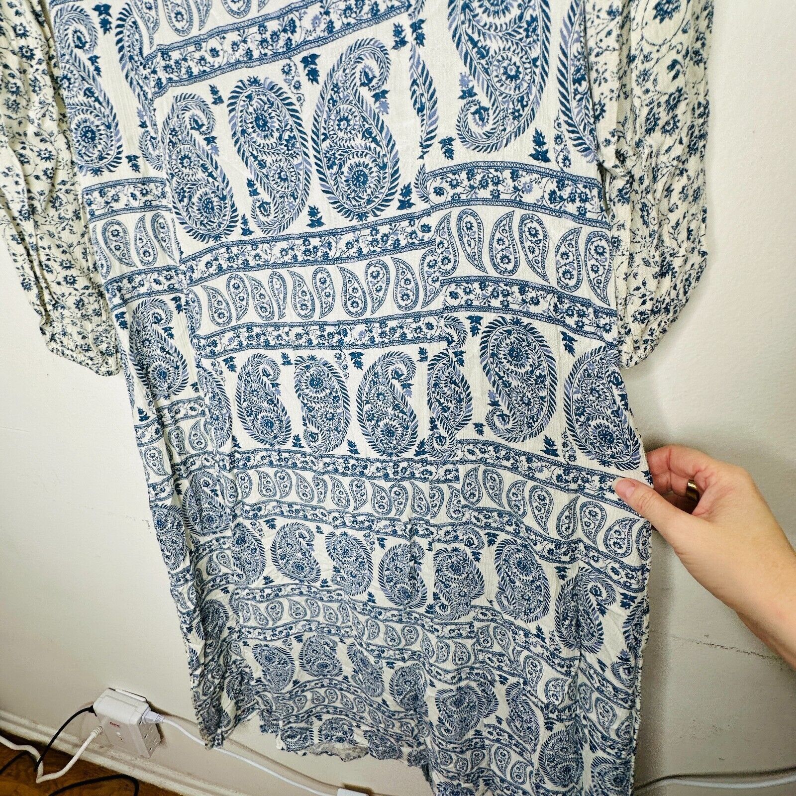 Other Stradivarius Floral Paisley Long Sleeve VNeck Maxi Dress Size S / US 4 / IT 40 - 12 Thumbnail