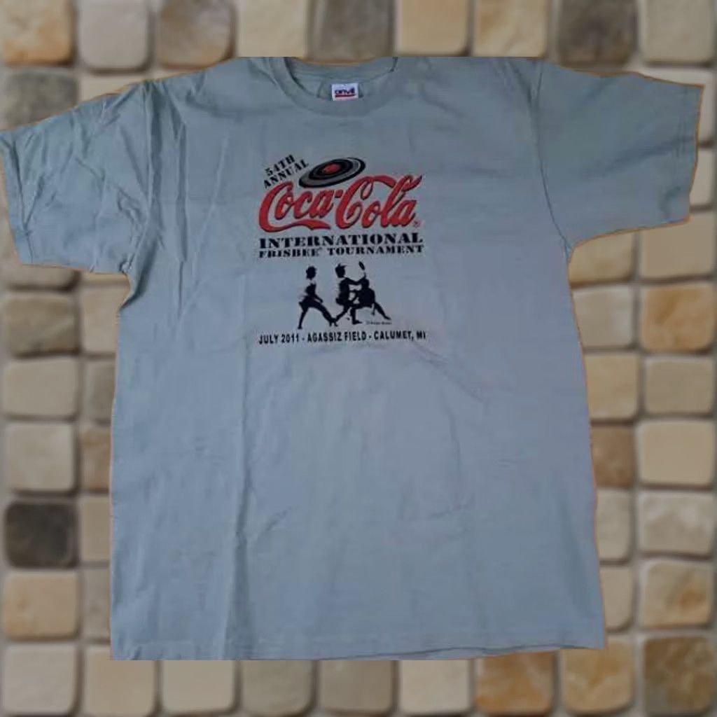 Anvil VINTAGE Coca-Cola International Frisbee Tournament 2011 Calumet Mi LG T-Shirt Unisex Adults L Short Sleeve tan Size US L / EU 52-54 / 3 - 1 Thumbnail