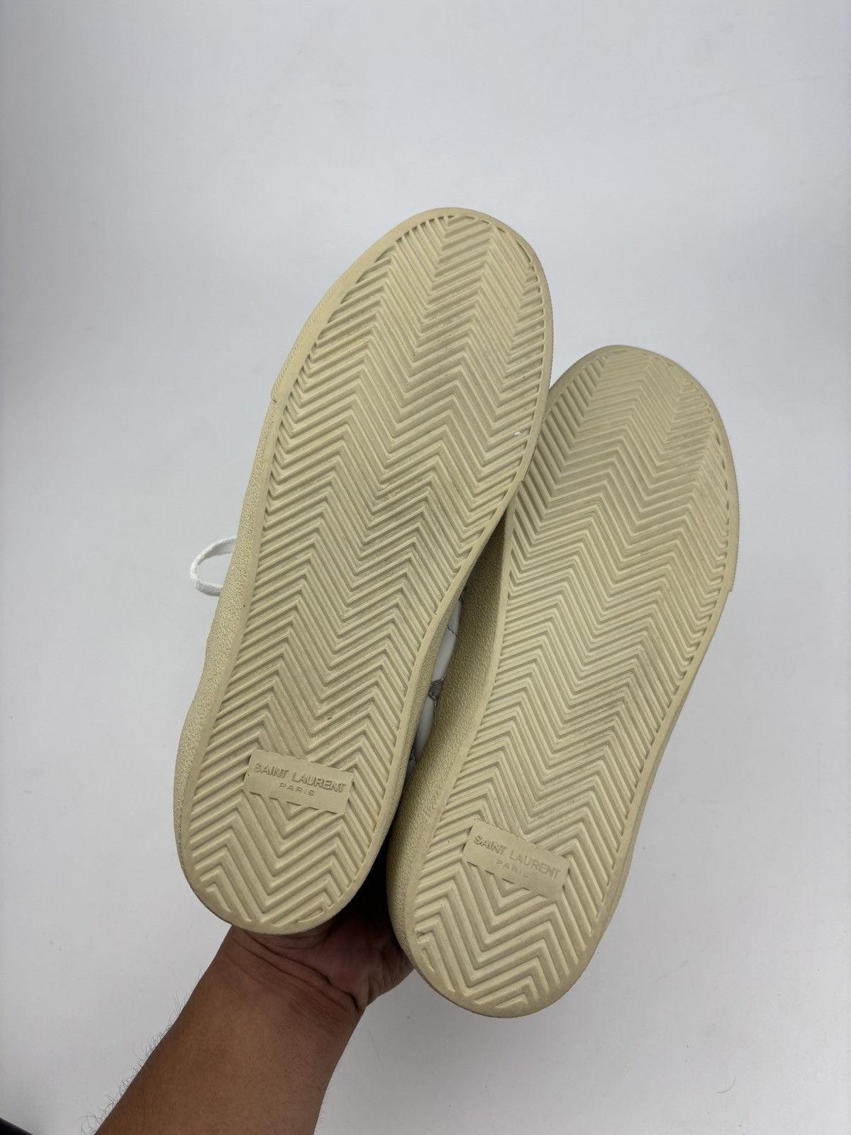 Saint Laurent Paris Saint Laurent Star Patch Low Top Sneakers Size US 9 / IT 39 - 8 Thumbnail