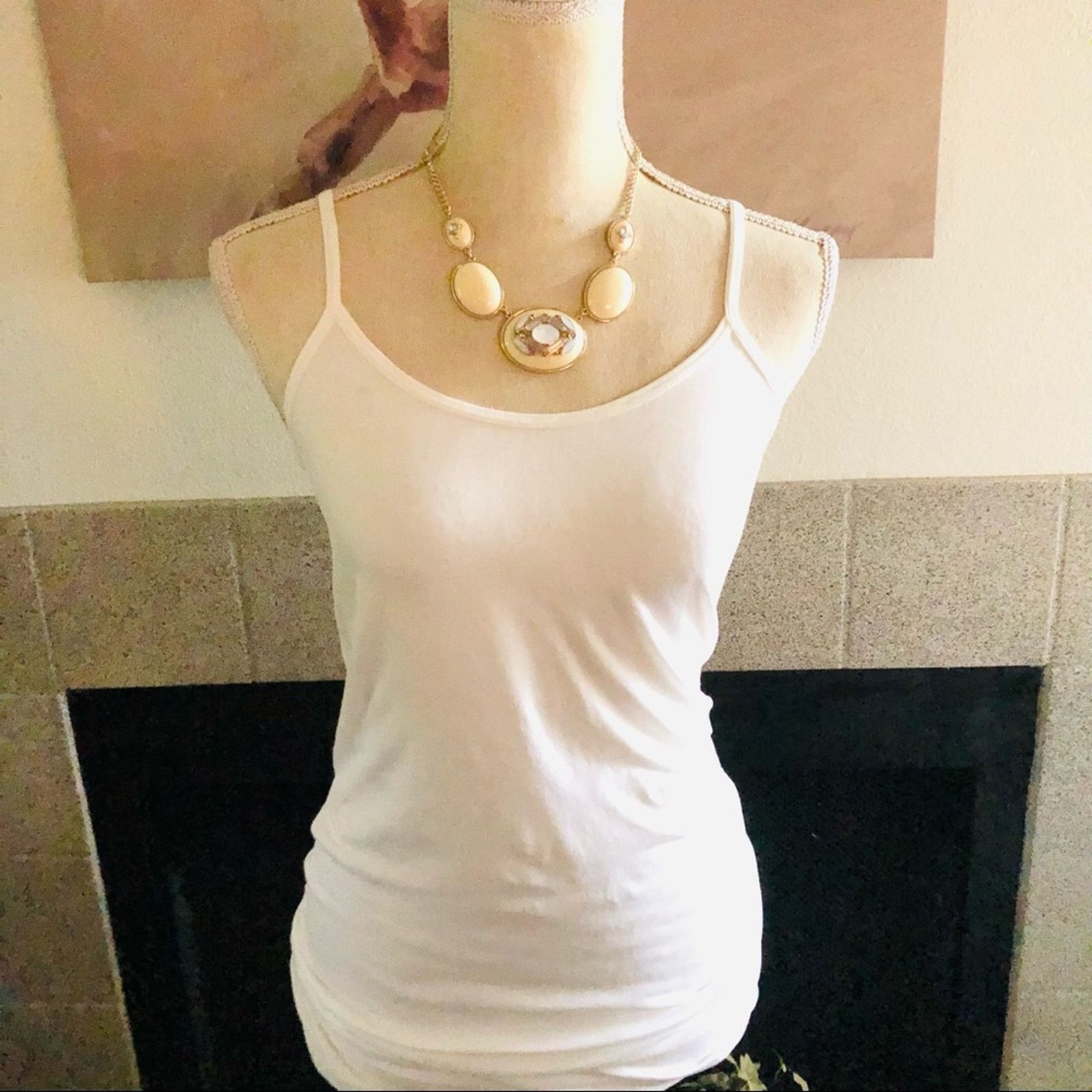 Jewelry Classy elegant graduated cream faceted stone accent necklace Size ONE SIZE - 4 Thumbnail