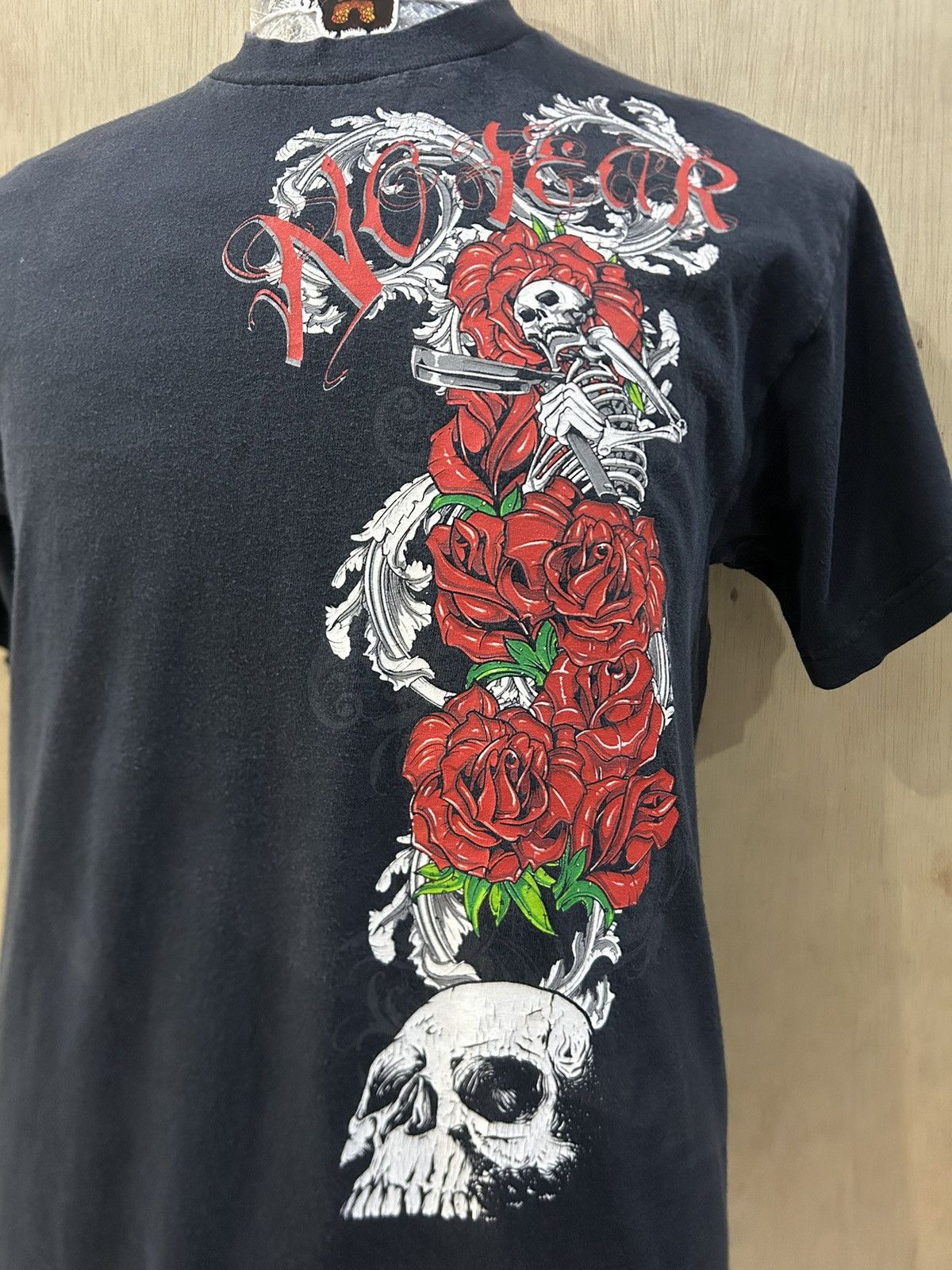 No Fear Vintage 2000s No Fear Skateboard Skull Roses Tee Size US M / EU 48-50 / 2 - 2 Thumbnail