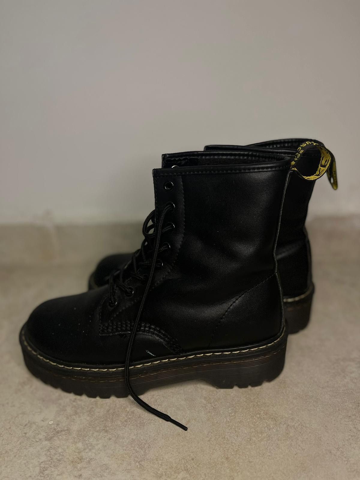 Dr. Martens Black Dr. Martens boots Size US 8.5 / IT 38.5 - 1 Thumbnail