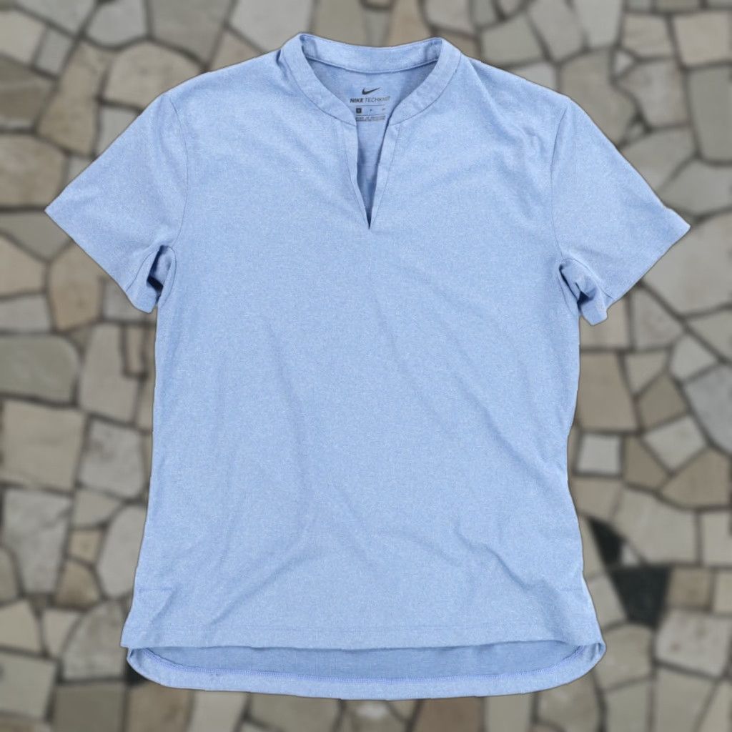 Nike Nike Techknit Golf High Stretch Solid V-Neck Polo Shirt Blue Women's S Shirt Women S Blue Techknit Golf Polo Shirt V-Neck Solid Nike 90s? Size S / US 4 / IT 40 - 1 Thumbnail