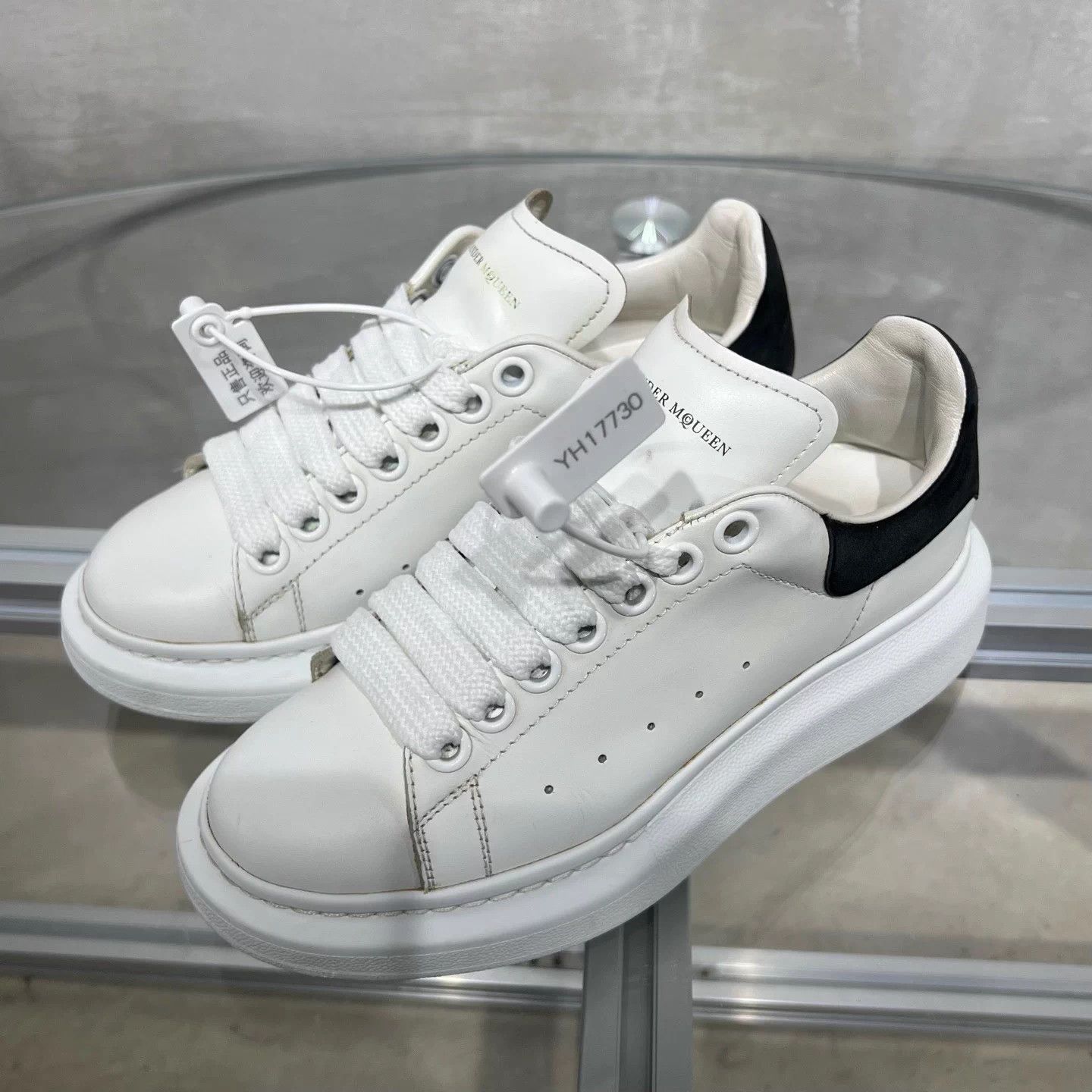 Alexander Wang Alexander Wang white low-top sneakers black toe 35 Size US 4 / IT 34 - 2 Thumbnail