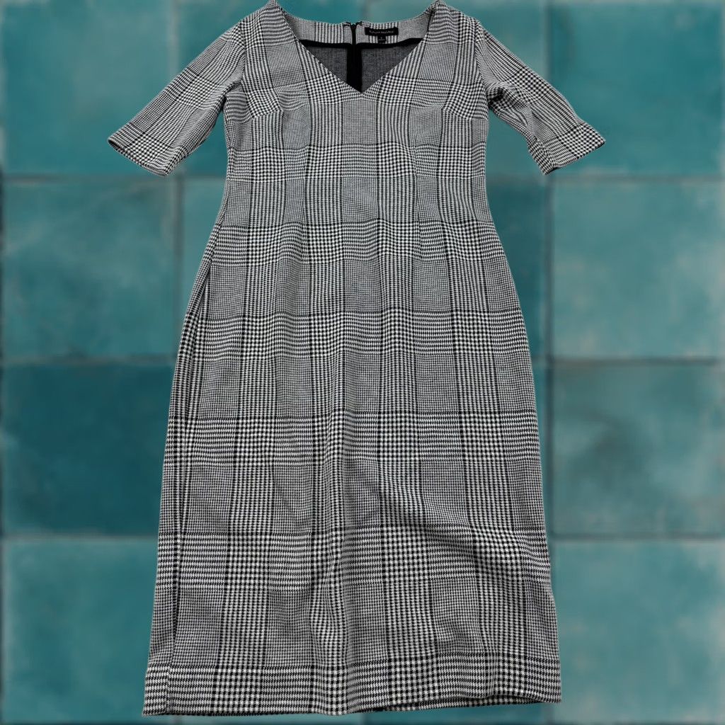 Banana Republic Banana Republic Dress Womens 4 Gray Plaid V Neck Sheath Knee Length Work Office Size S / US 4 / IT 40 - 1 Thumbnail