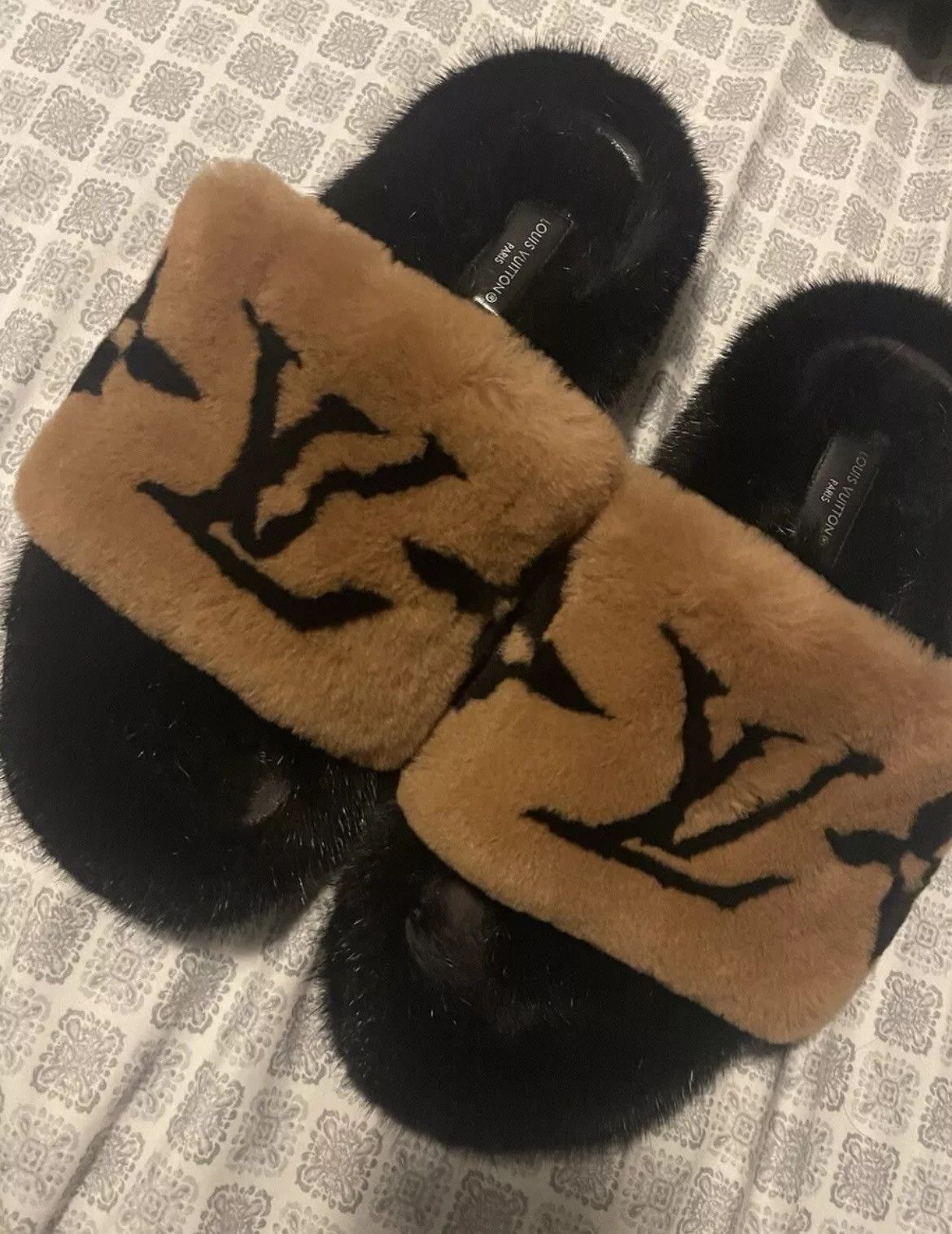 Louis Vuitton Louis Vuitton mink slides Size US 11 / EU 44 - 1 Thumbnail