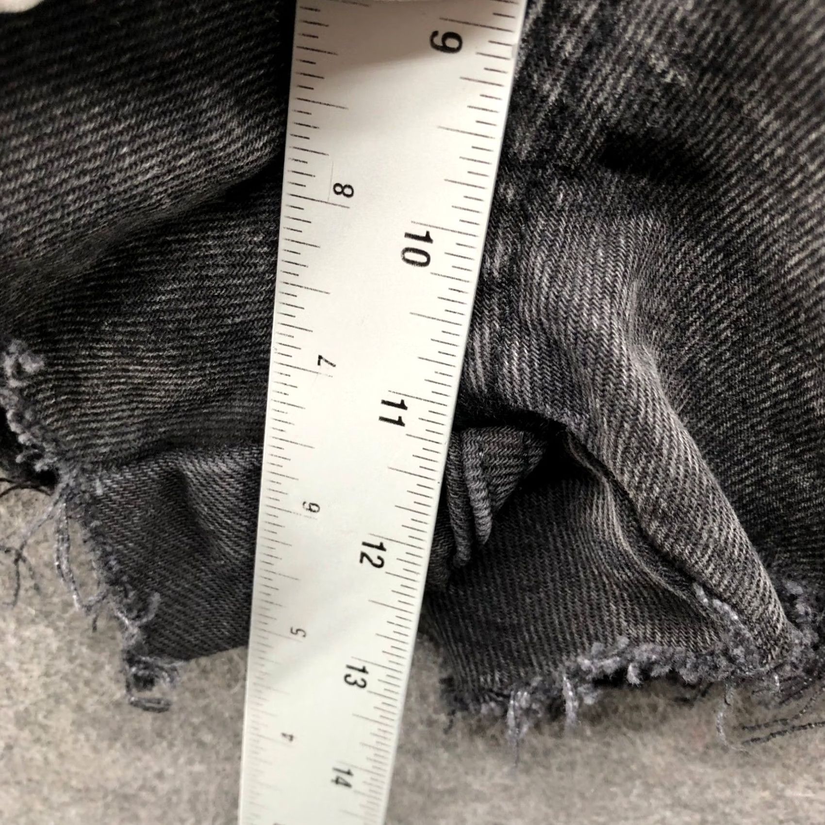Zara Zara High Rise Jean Shorts Womens 4 Black Cutoff Frayed Cotton Charcoal Size 27" / US 4 / IT 40 - 6 Thumbnail