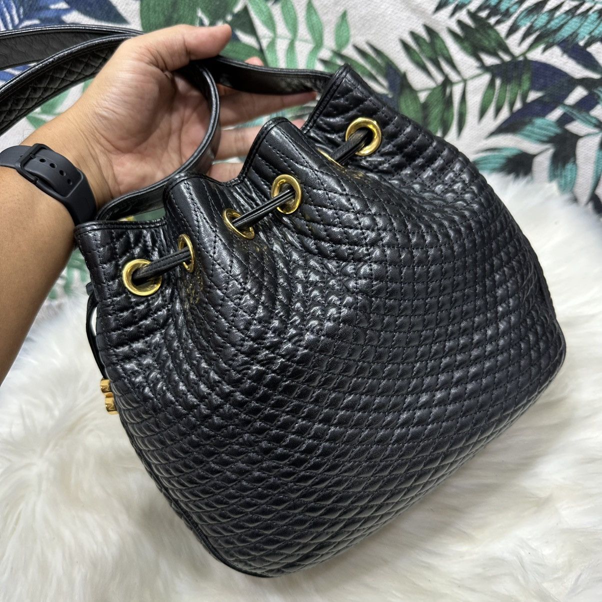 Bally Authentic BALLY Vtg. Bucket Drawstring Lambskin Shoulder Bag Size ONE SIZE - 9 Thumbnail