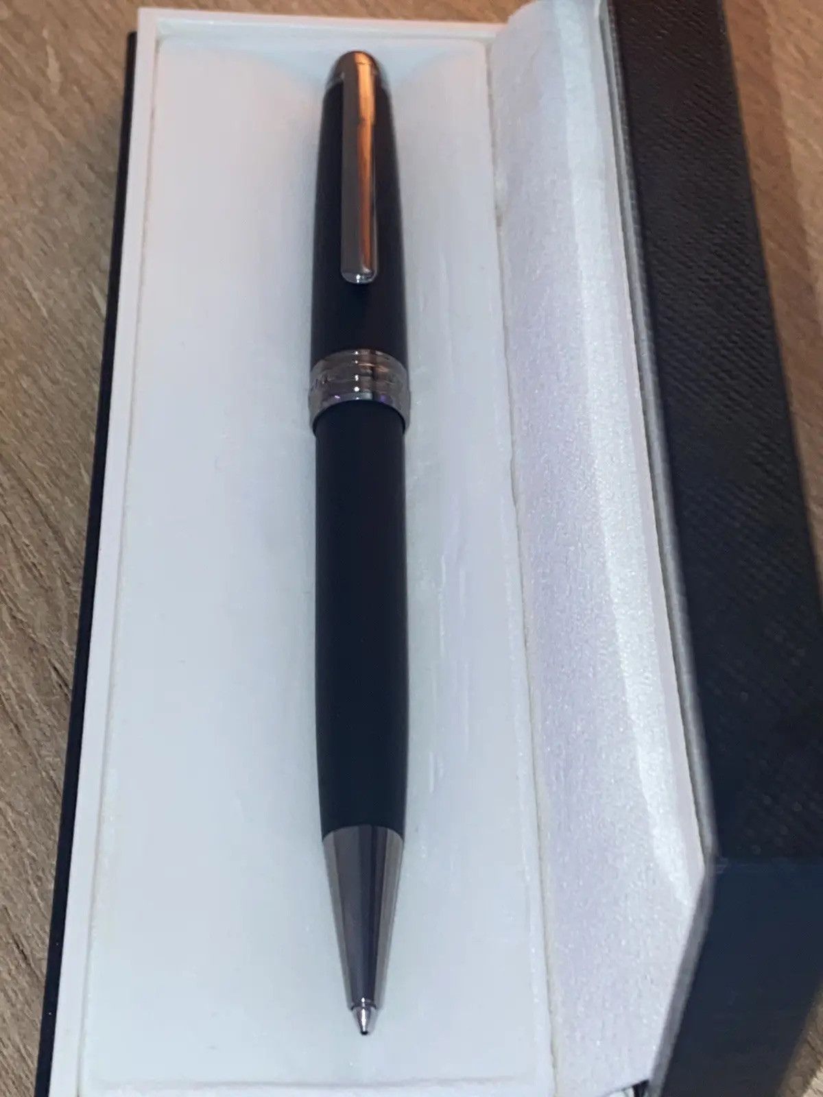 Montblanc *RARE* Ultra Black Meisterstück Ballpoint Pen - Montblanc Size ONE SIZE - 6 Thumbnail