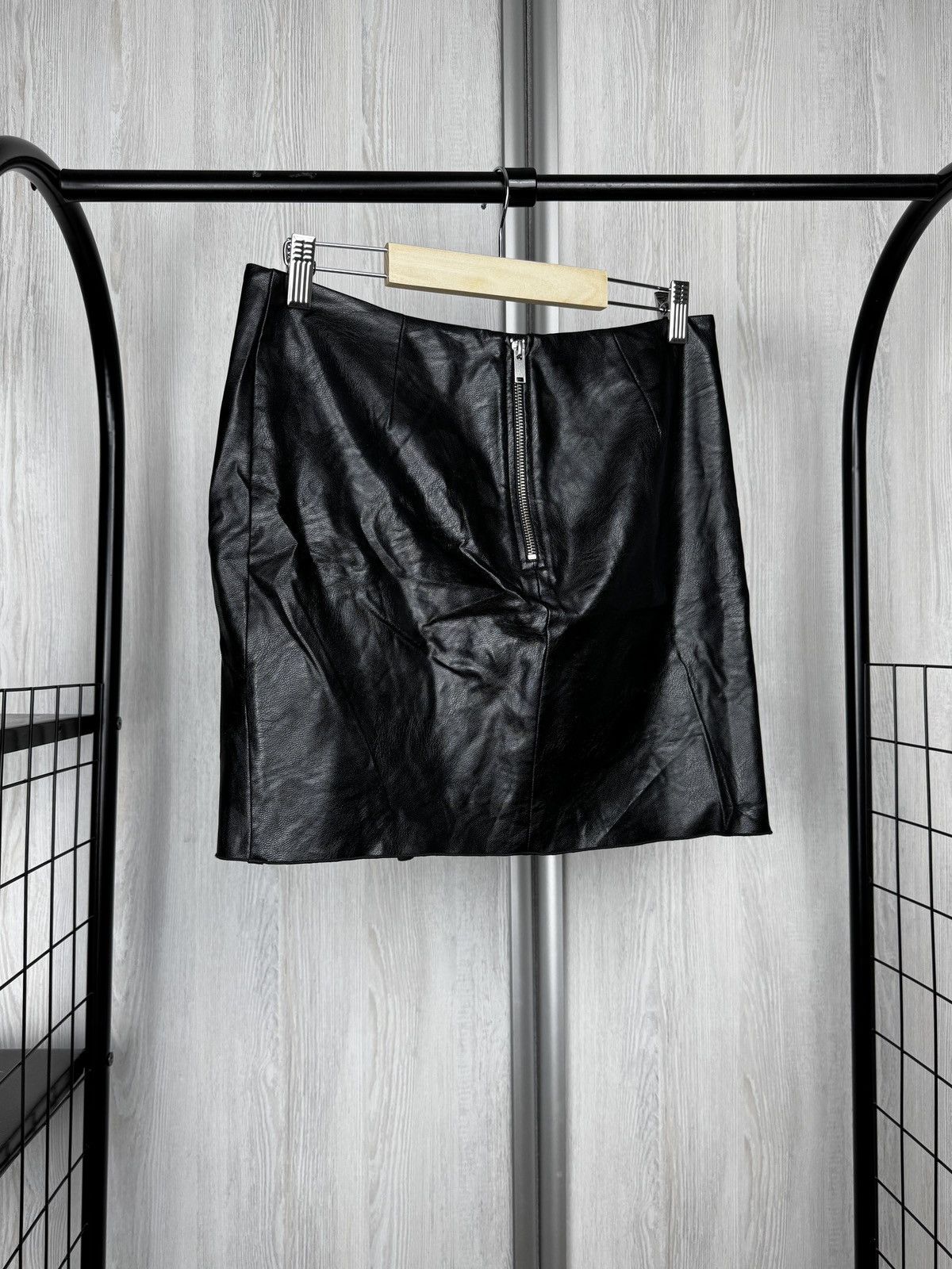 Isabel Marant Etoile Isabel Marant Étoile Zeist Ruffled Faux Leather Skirt Black Size 28" / US 6 / IT 42 - 5 Thumbnail