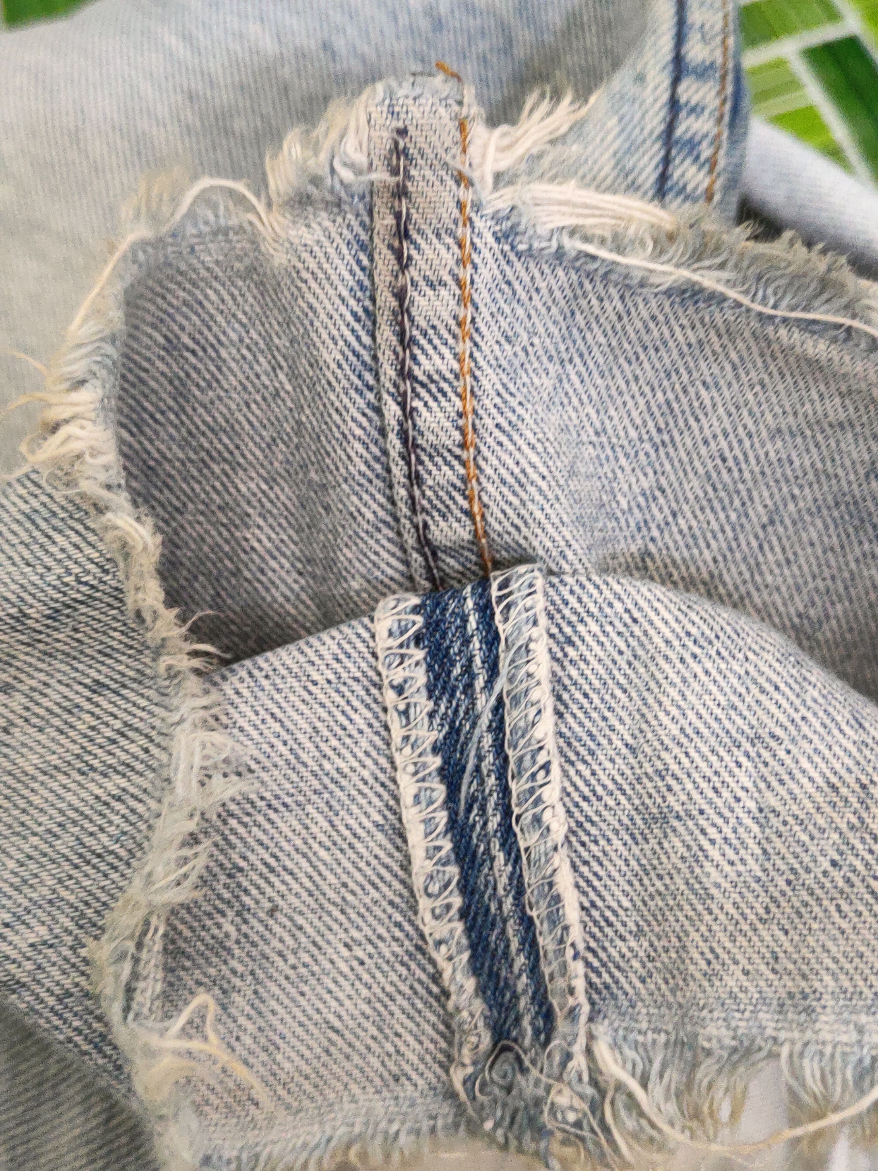 Levi's DL Vintage 80' Levi's Distressed Ripped Denim Jeans #S2846 Size US 28 / EU 44 - 14 Thumbnail
