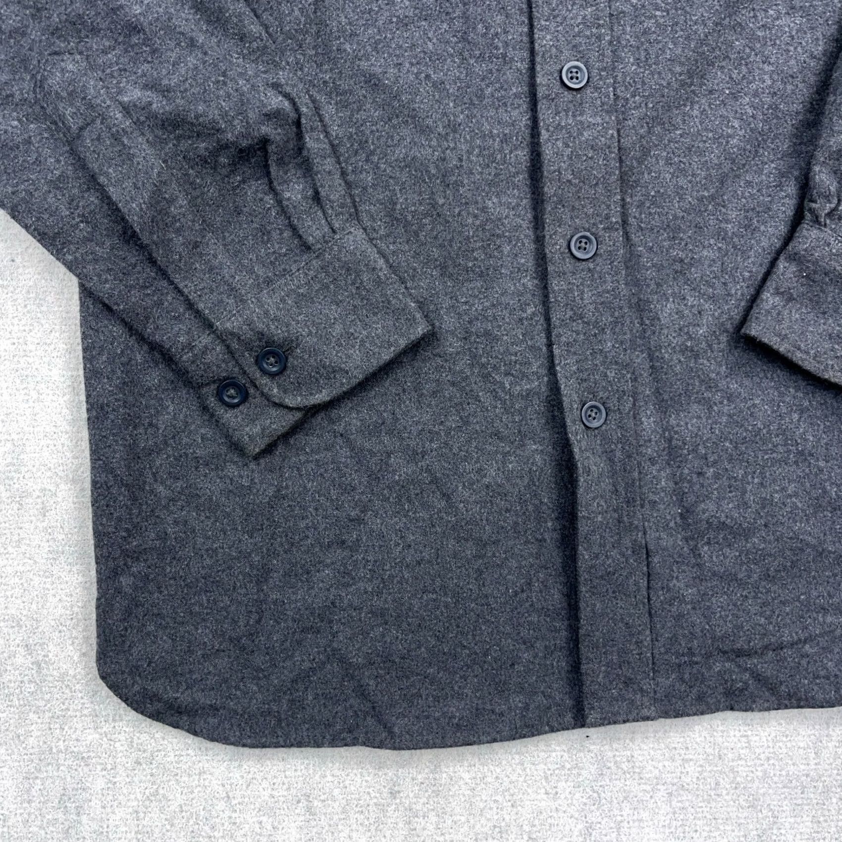 Vintage LL Bean Shirt Men Small Gray Chamois Cotton Heavyweight Button-Up Heather NEW Size US S / EU 44-46 / 1 - 3 Thumbnail