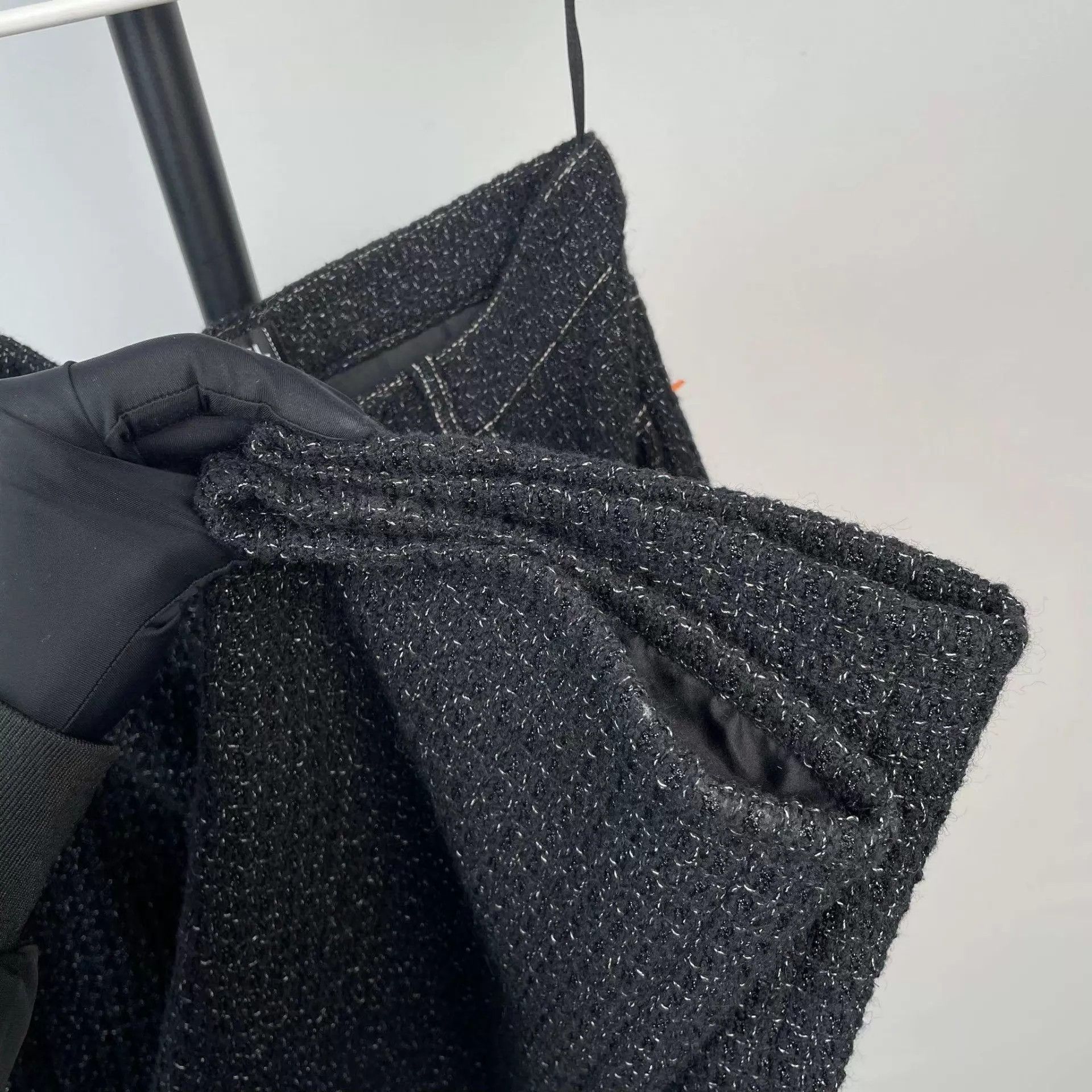 Chanel Chanel Wool Pants B&W 36 Unused Spare Button Size 26" / US 2 / IT 38 - 9 Thumbnail