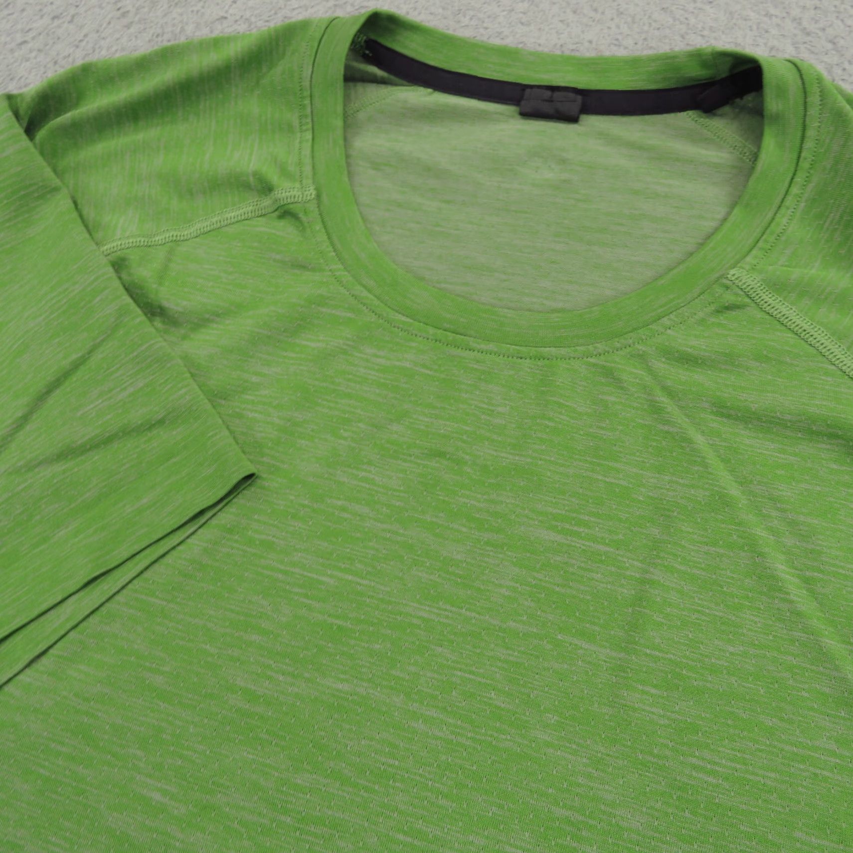 Rhone Rhone Reign Shirt Mens XL Green Heather Short Sleeve Performance Tech Lift Gym Shirt Size US XL / EU 56 / 4 - 2 Thumbnail