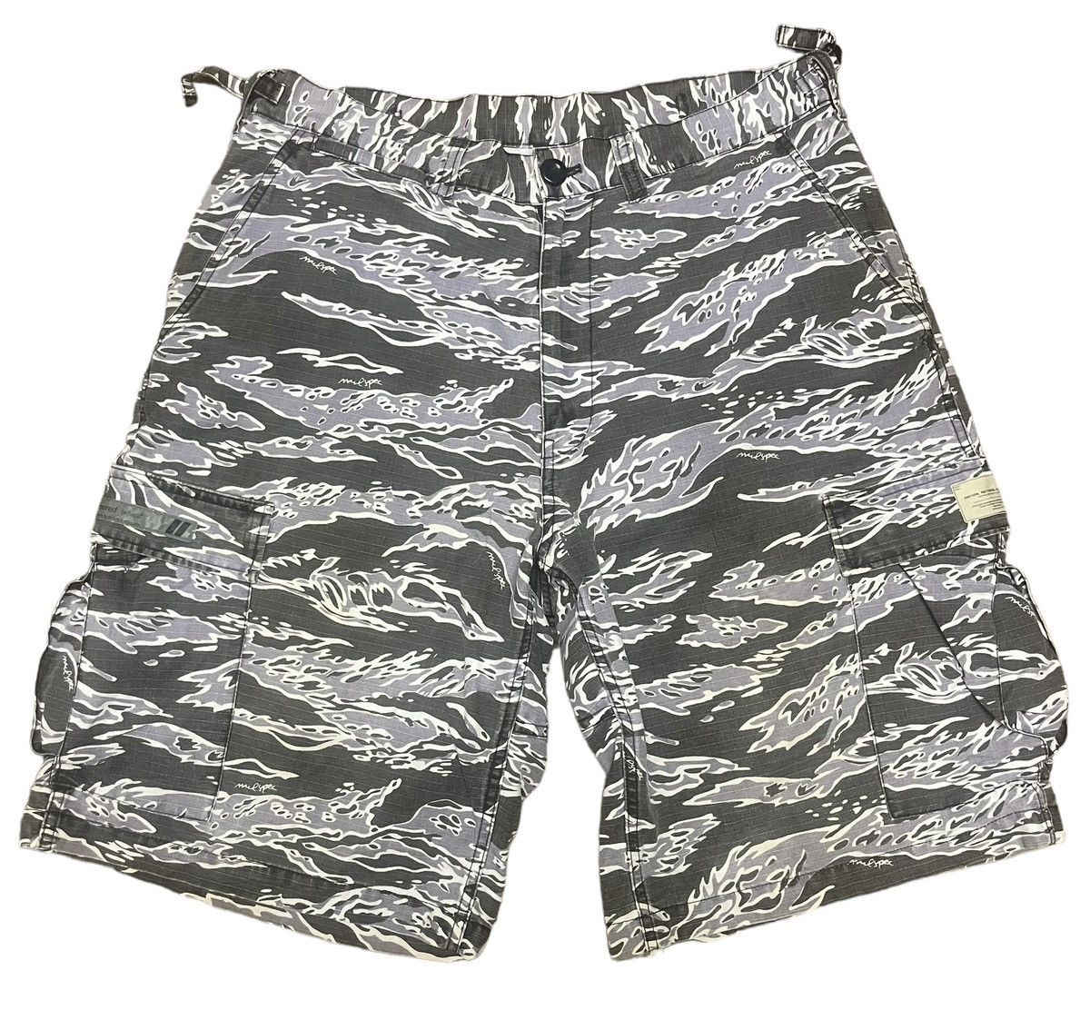 Japanese Brand × Wtaps WTAPS TIGER STARP CAMO CARGO SHORT PANTS Size US 34 / EU 50 - 1 Thumbnail