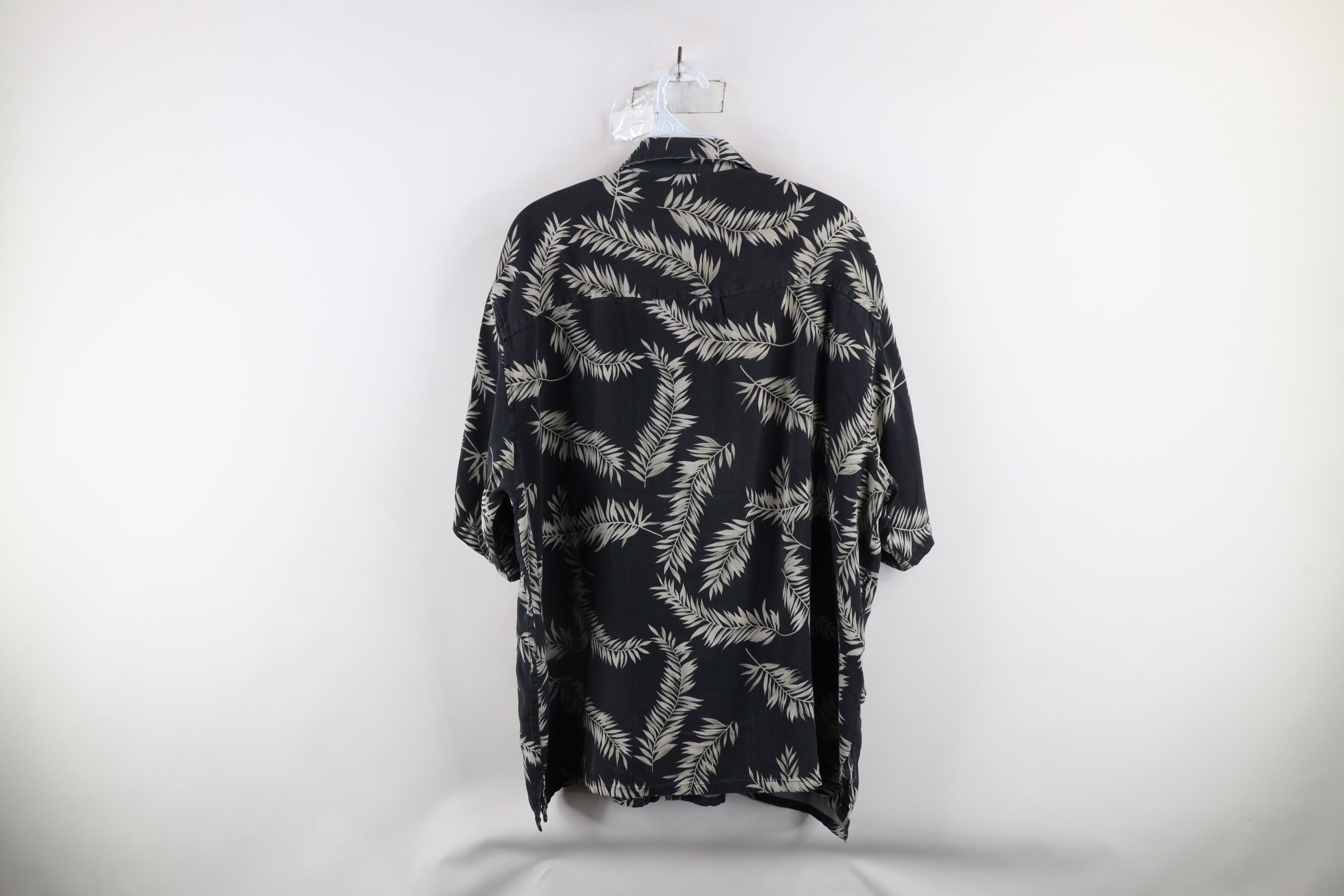 Vintage Vintage 90s Streetwear Palm Leaf Looped Collar Button Shirt Size US XL / EU 56 / 4 - 9 Thumbnail