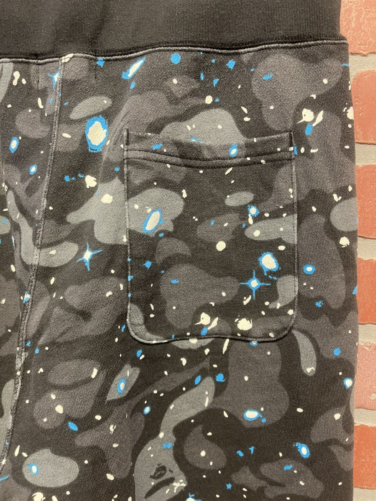 Bape Size L - Bape Snow Camo Shorts Great Condition Size US 32 / EU 48 - 6 Thumbnail