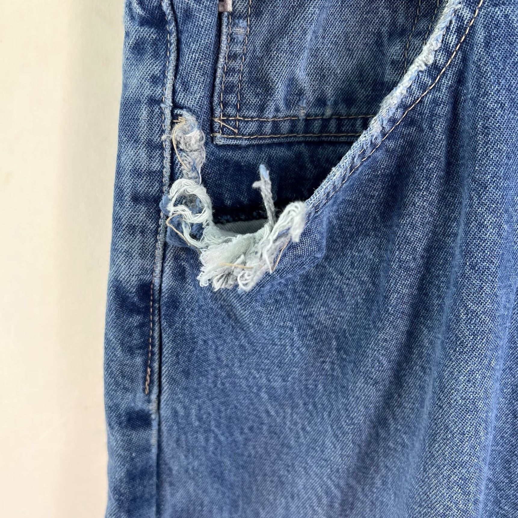Carhartt VINTAGE Carhartt Men's Jeans Size 38 x 34 Relaxed Fit Straight Leg Blue Denim 90s Style Size US 38 / EU 54 - 5 Thumbnail