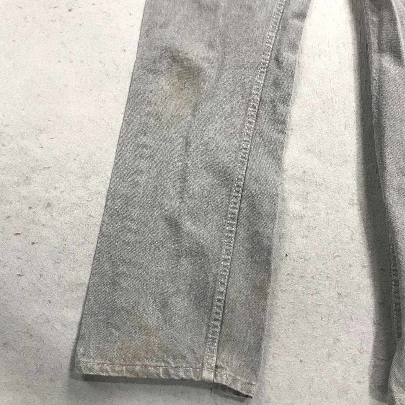 Levi's VINTAGE Levi's Jeans Mens 34x32 Gray Faded 40509 2767 Made USA Denim 90s Size US 34 / EU 50 - 4 Thumbnail