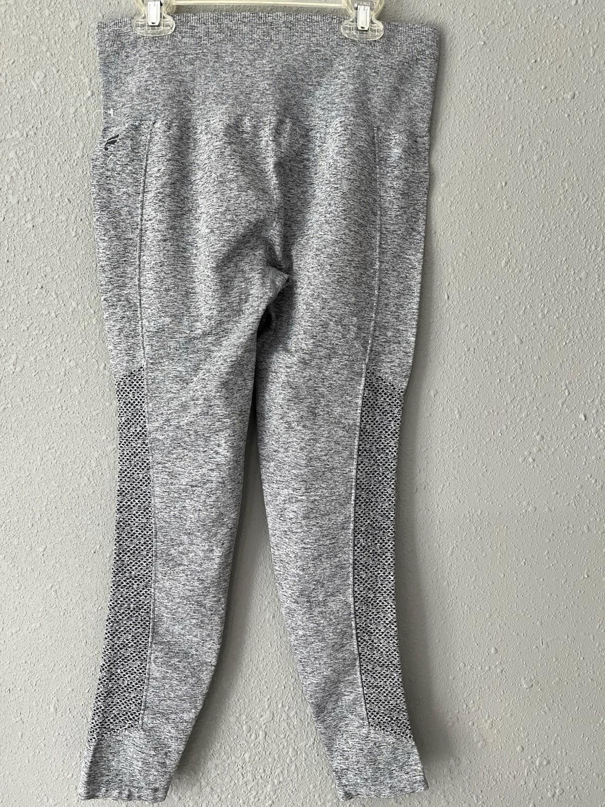 Fabletics Fabletics Seamless High-Waisted 7/8 Legging Grey Women’s S Size 28" / US 6 / IT 42 - 3 Thumbnail