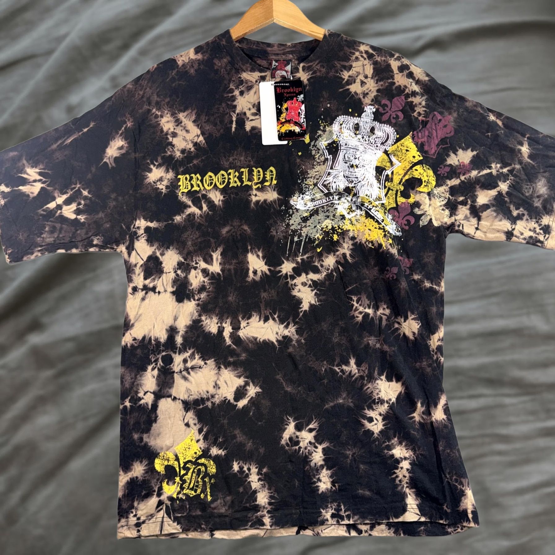 Express VINTAGE Brooklyn Xpress T-Shirt Men XL Black Graphic Print Crown Skull Fleur De Lis Tie-Dye Crew Neck Short Sleeve Size US XL / EU 56 / 4 - 1 Thumbnail