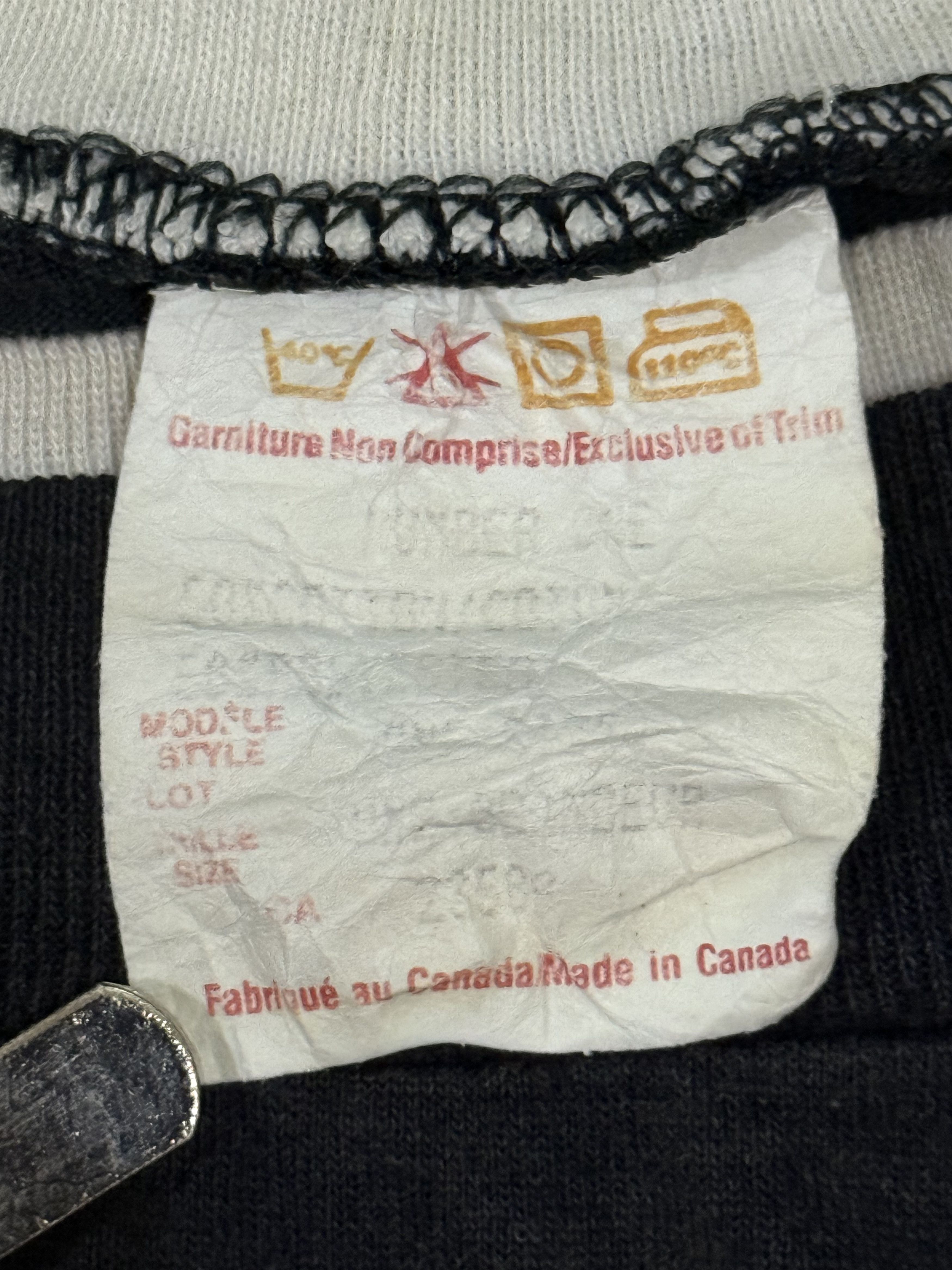Vintage 90s Single Stitch Canada Tee “NUMBER ONE” XL Size US XL / EU 56 / 4 - 6 Thumbnail