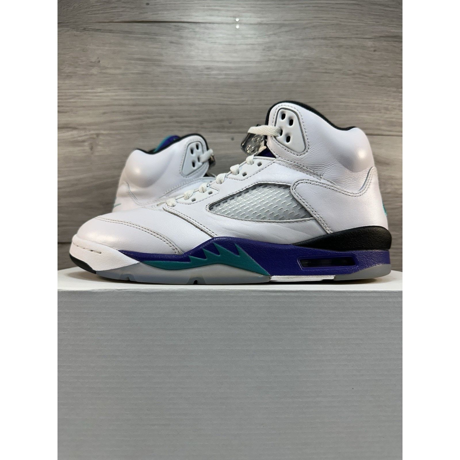 Jordan Brand Air Jordan 5 Retro Grape 2025 - Size 8 Size US 8 / EU 41 - 1 Thumbnail