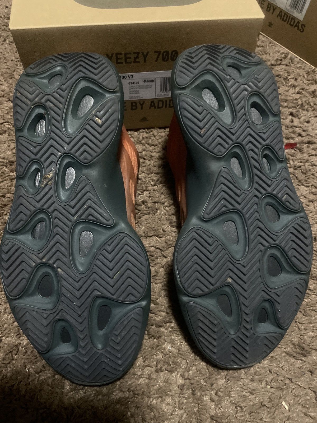 Adidas Yeezy 700 v3 copfad Size US 12 / EU 45 - 4 Thumbnail