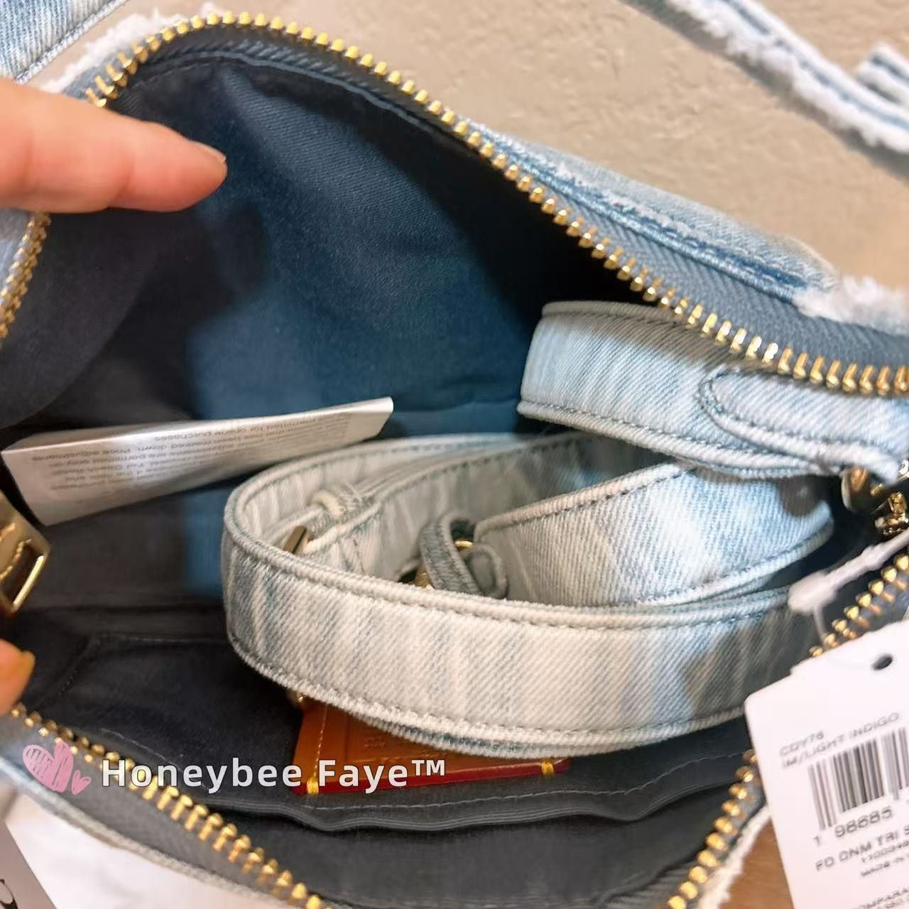 Coach Teri Shoulder Bag In Loved Denim With Charms CDY76 Size ONE SIZE - 7 Thumbnail