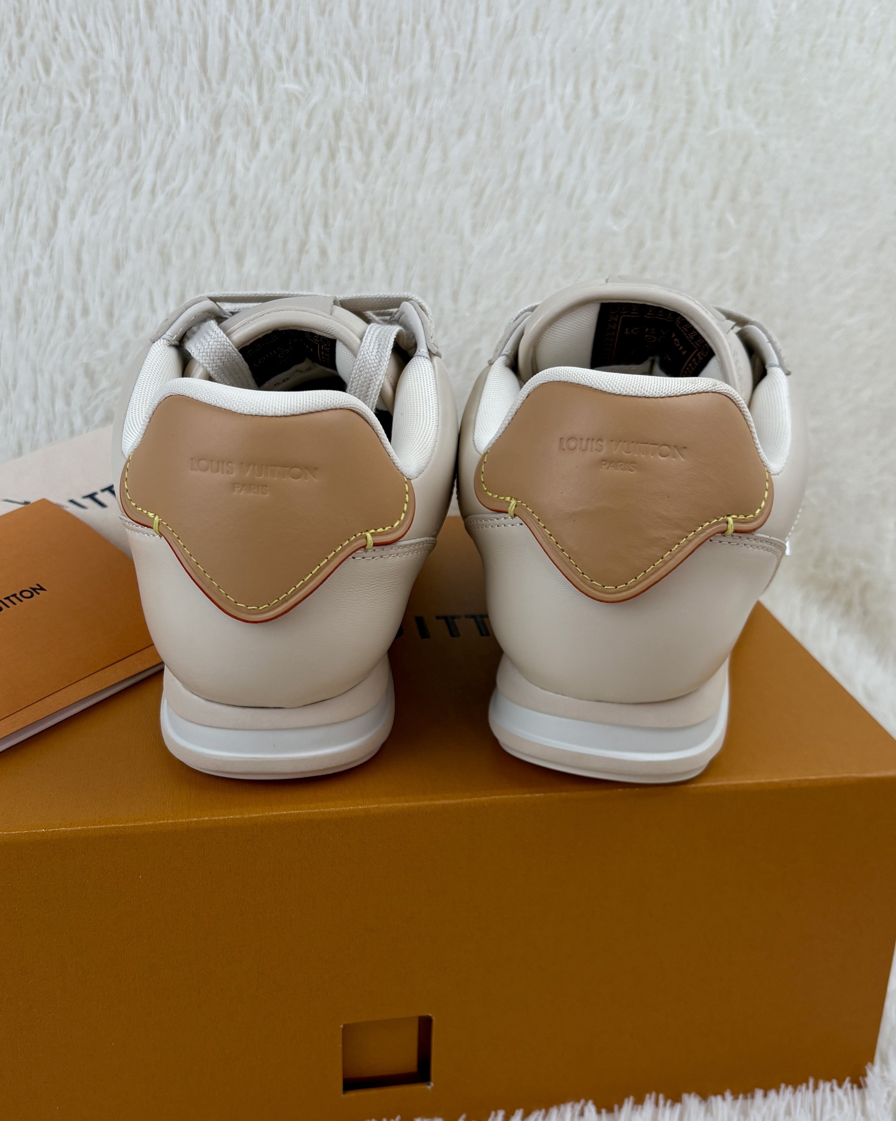 Louis Vuitton 100% original L Vuitton BUTTERSOFT men's sneakers. UK Size 9 Size US 10 / EU 43 - 4 Thumbnail