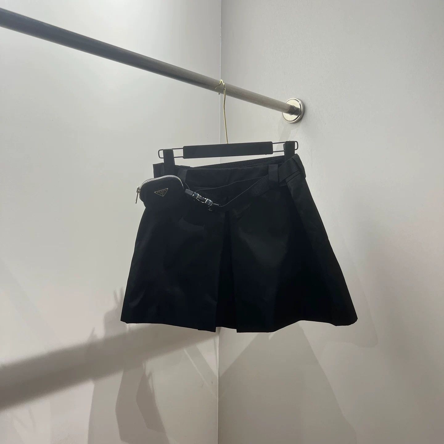 Prada Prada Casual Skirt 26 Women Size 26" / US 2 / IT 38 - 1 Thumbnail