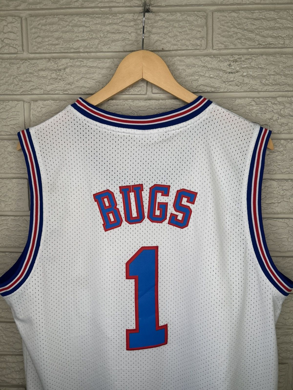 Champion Vintage Champion TuneSquad Bugs Bunny Jersey Size US L / EU 52-54 / 3 - 8 Thumbnail