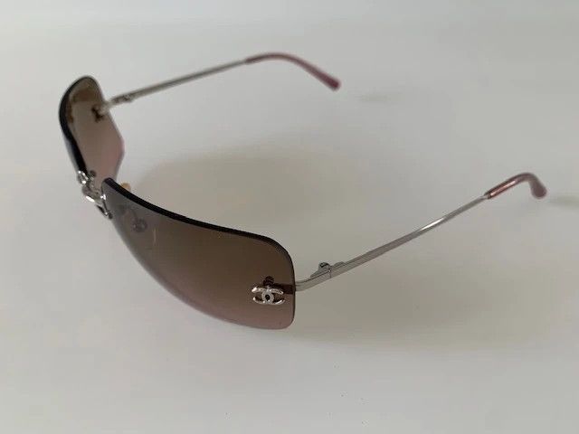 Chanel Chanel Sunglasses 4017 Rhinestone Logo Rimless Vintage Size ONE SIZE - 3 Thumbnail