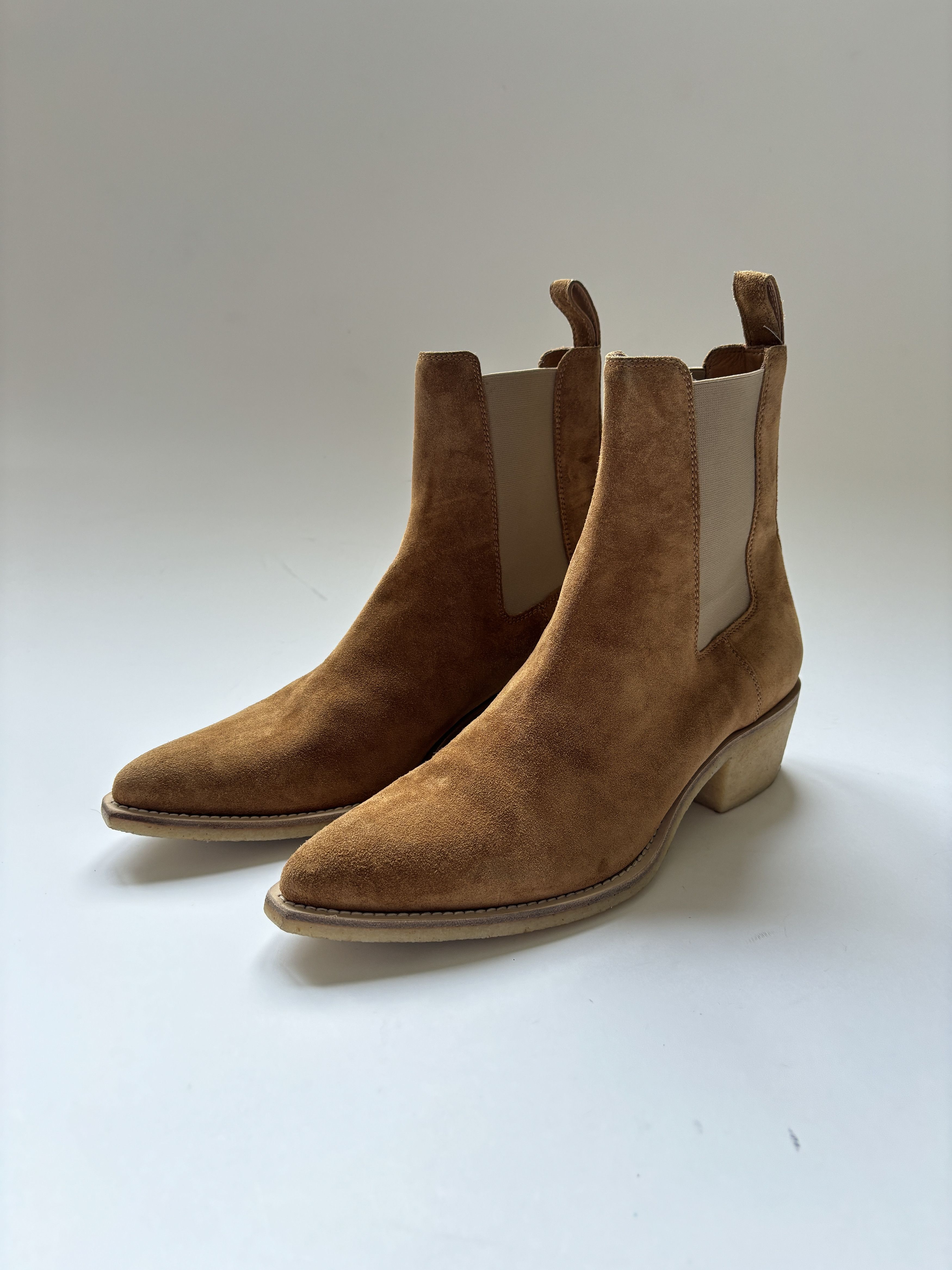 Amiri ⚡️QUICK SALE⚡️Amiri Tan Crepe Suede Pointed Chelsea Boots Size US 11 / EU 44 - 3 Thumbnail
