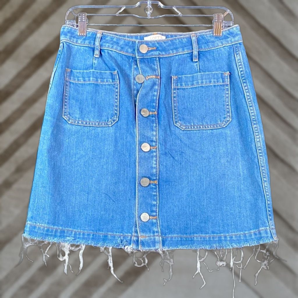 Loft Loft Denim Skirt Blue Button Front 100% Cotton Petite 6P Mini Front Pockets Frayed Raw Hem Casual Womens Size 28" / US 6 / IT 42 - 1 Thumbnail