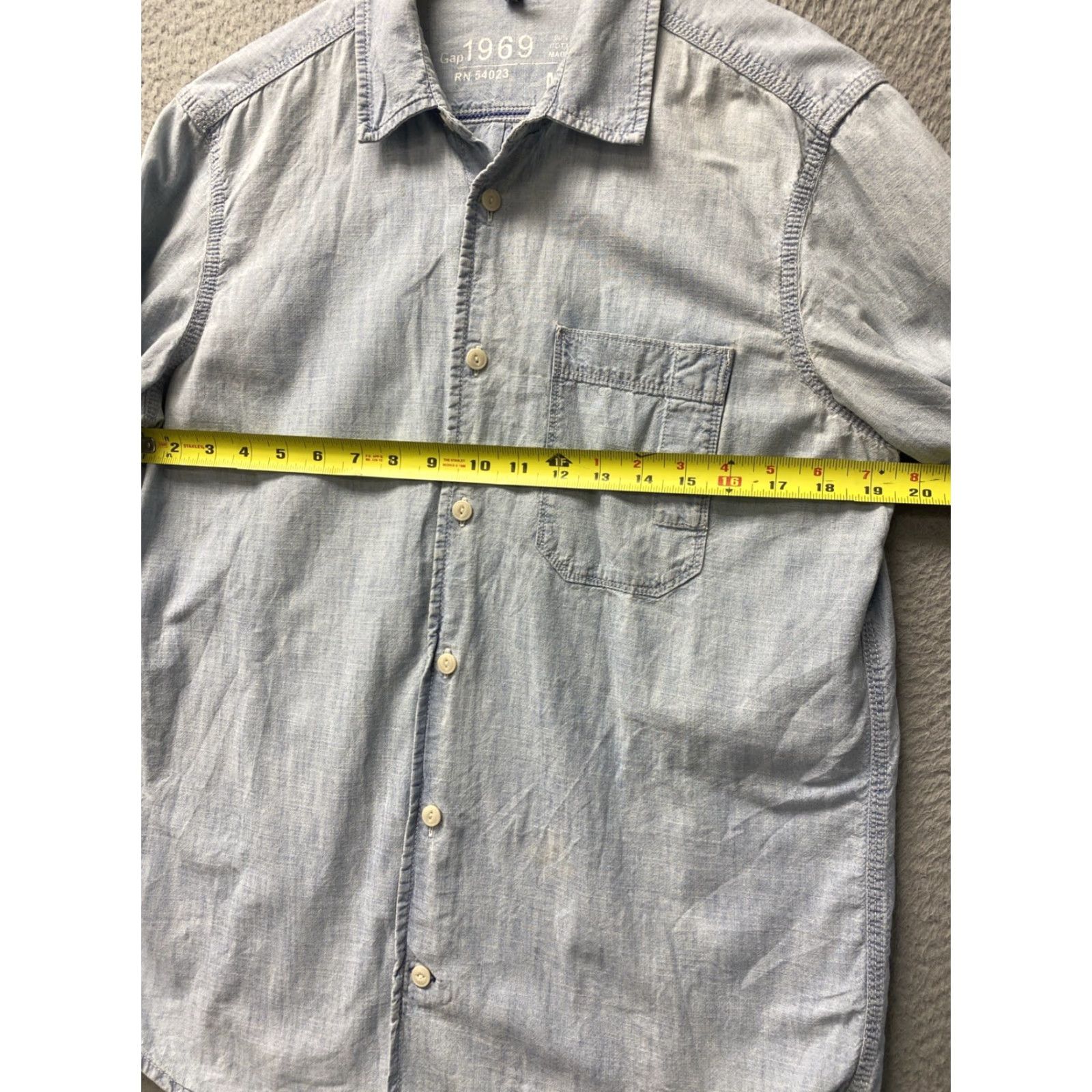 Gap VINTAGE Gap Blue Denim Shirt Mens Size M Long Sleeve Button-Down Casual Size US M / EU 48-50 / 2 - 5 Thumbnail