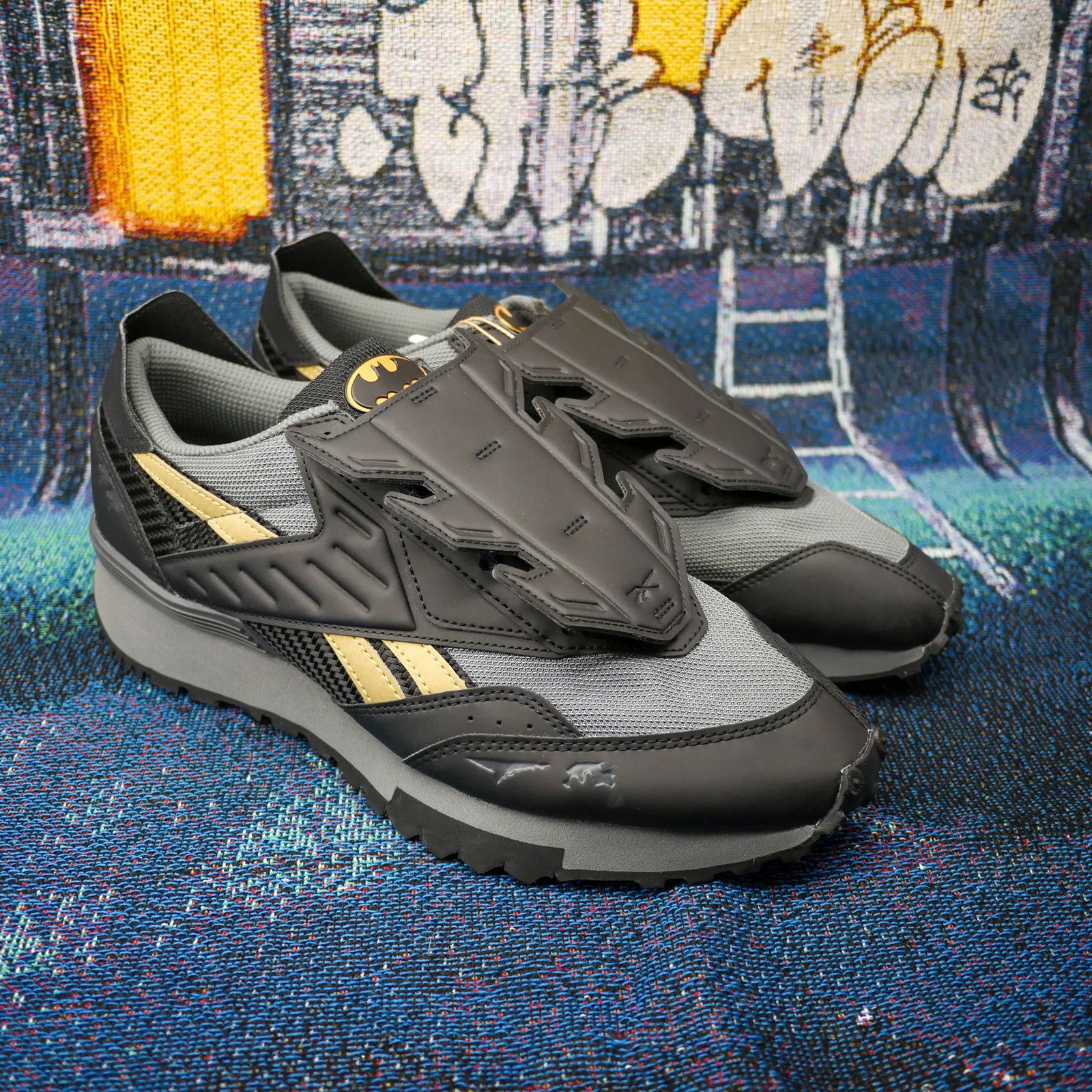 DC × DC Comics × Reebok Reebok x DC Comics Batman LX 2200 Size US 11.5 / EU 44-45 - 2 Thumbnail