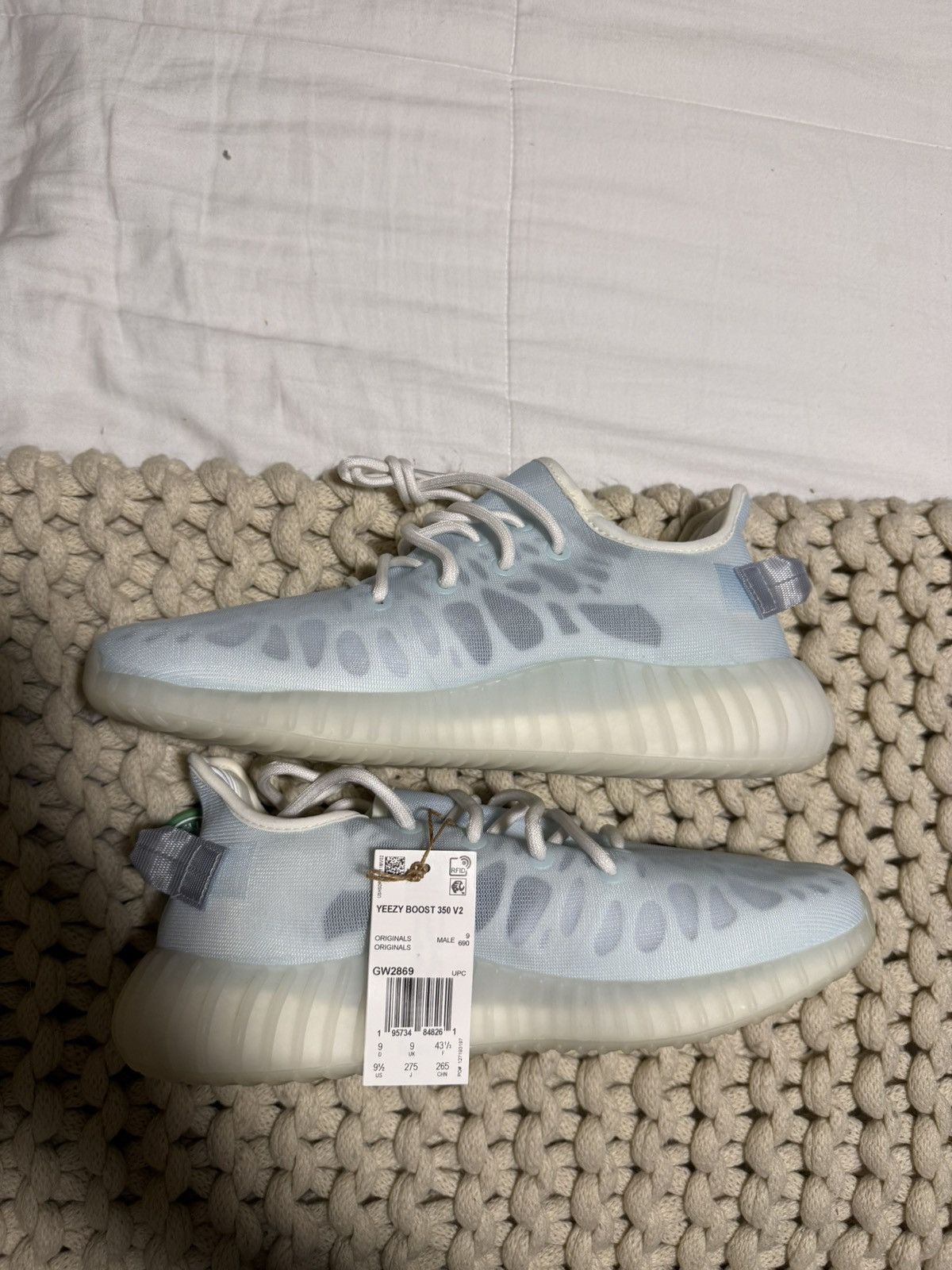 Yeezy Yeezy Boost 350 V2 - Mono Ice Size US 9.5 / EU 42-43 - 7 Thumbnail
