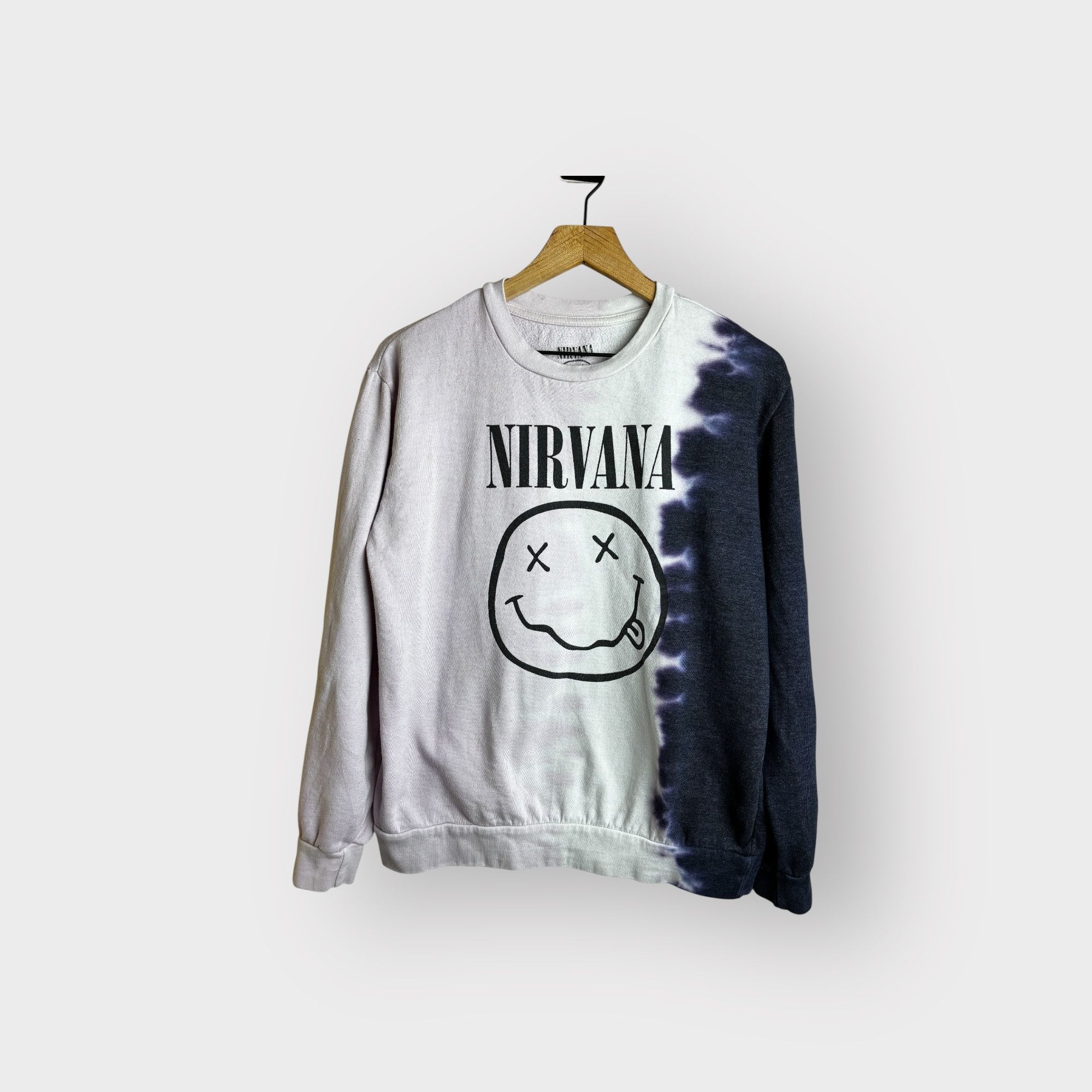 Nirvana Nirvana Graphic Vintage Style Sweatshirt - Purple/Pink Size L / US 10 / IT 46 - 1 Thumbnail