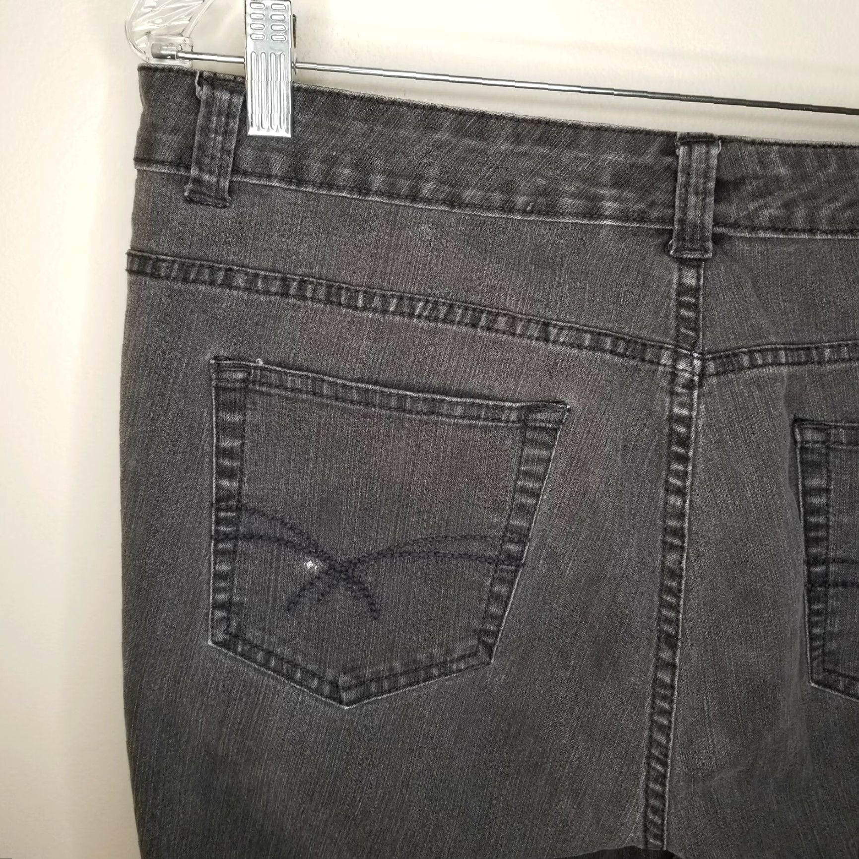 Croft & Barrow VINTAGE? Wait—no. Use actual product: Croft & Barrow Jeans Gray Chino Stretch Jeans 16 Regular Women Straight Stretch Gray 16 Womens with stain note. Size 38" / US 16 / IT 52 - 6 Thumbnail