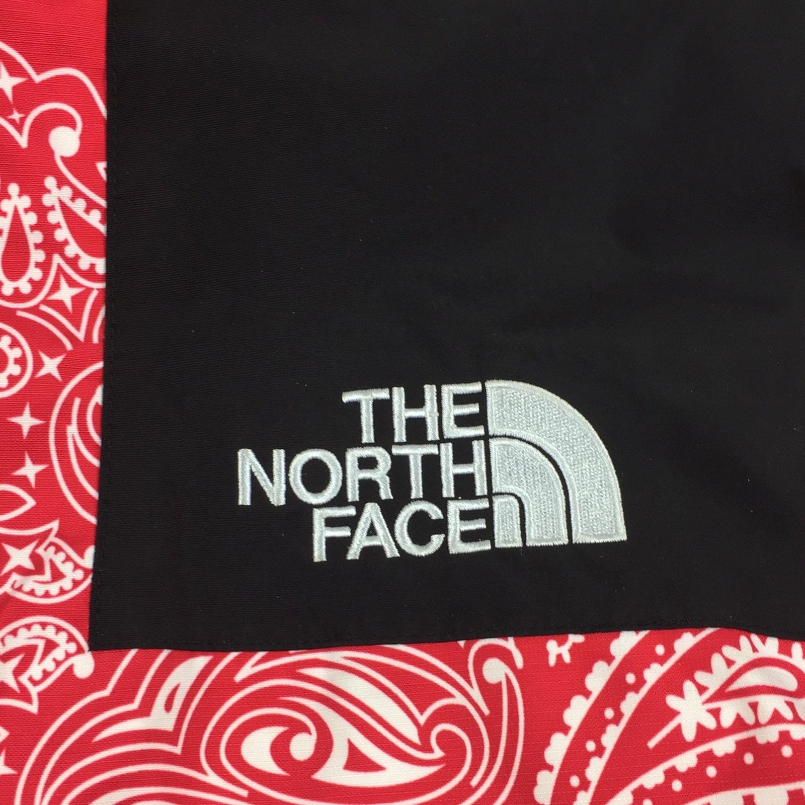 Supreme 2014 Supreme x The North Face Red Bandana Mountain Light Size US M / EU 48-50 / 2 - 7 Thumbnail