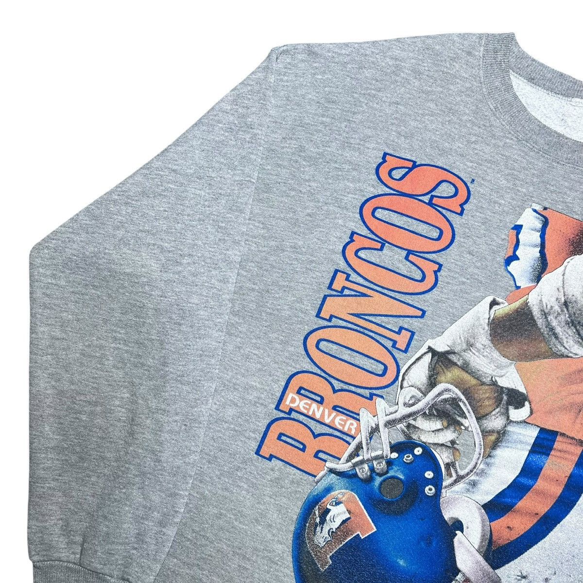 Nutmeg Vintage 1996 NFL Denver Broncos Nutmeg Helmet Sweatshirt Size US XL / EU 56 / 4 - 18 Thumbnail
