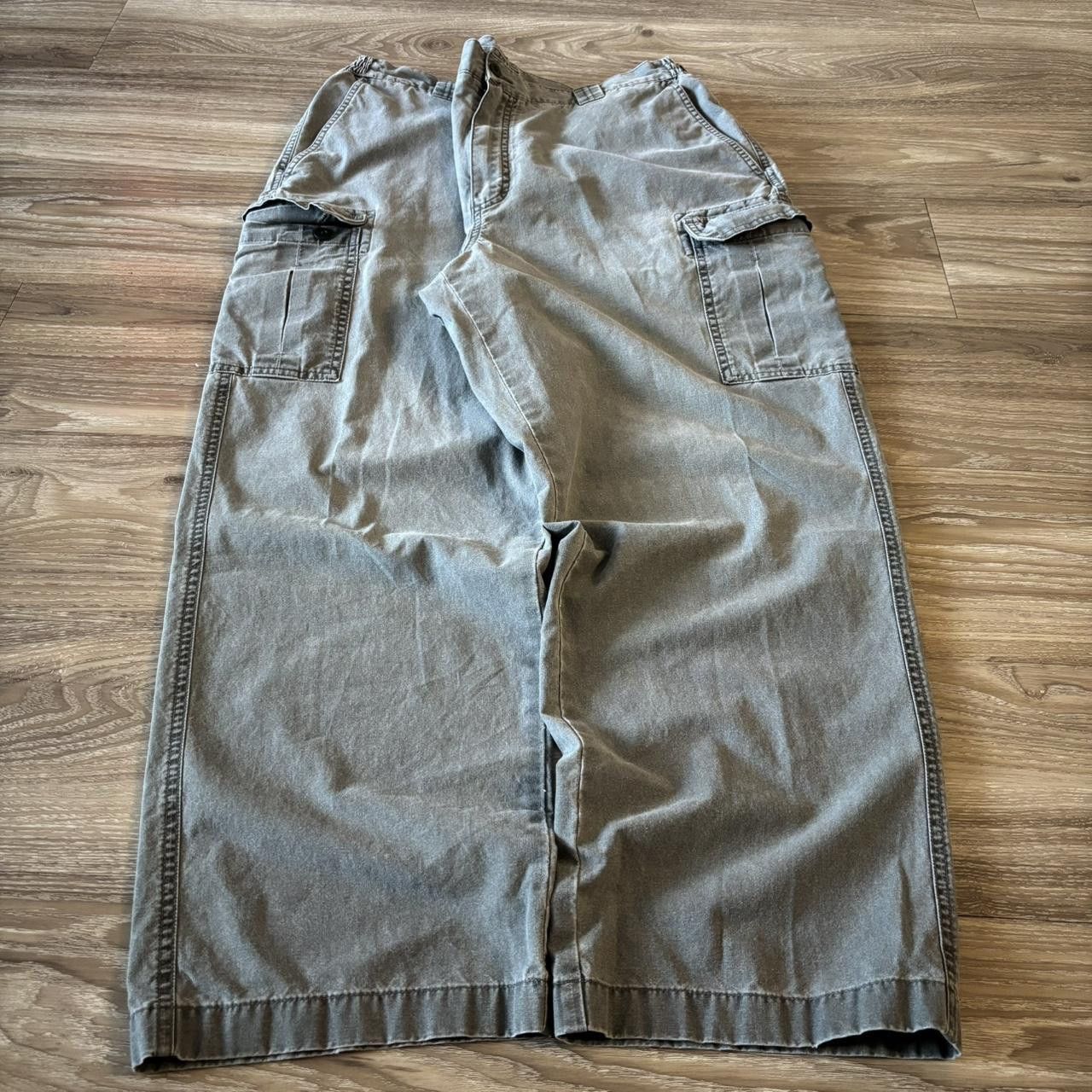 Vintage Crazy Vintage Y2K/2000s Baggy Grey Workwear Skater Style Cargo Pants! 36x28 Size US 36 / EU 52 - 3 Thumbnail