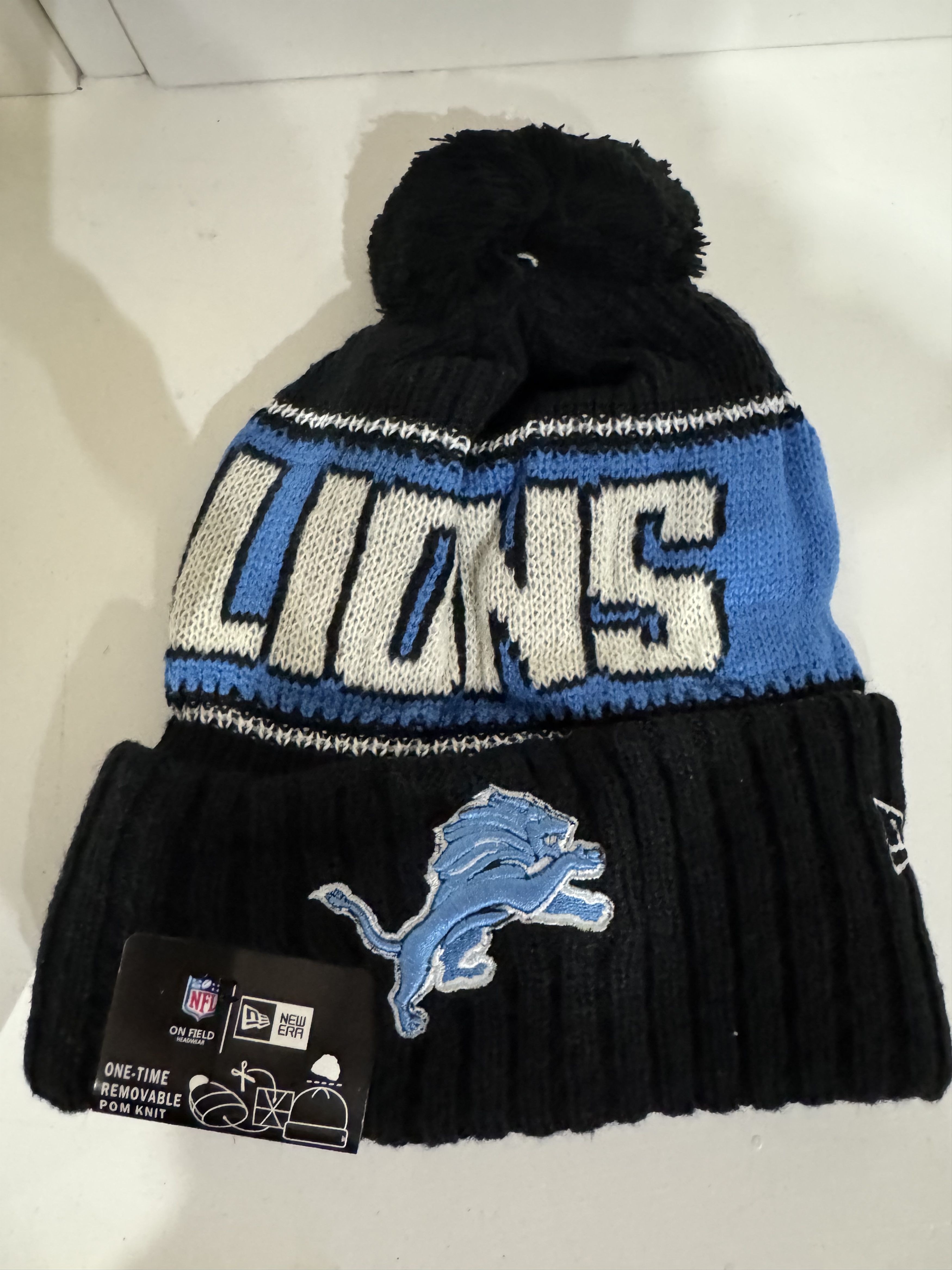 New Era NFL Detroit Lions Beanie Cuffed BLACK KNIT POMPOM Size ONE SIZE - 1 Thumbnail